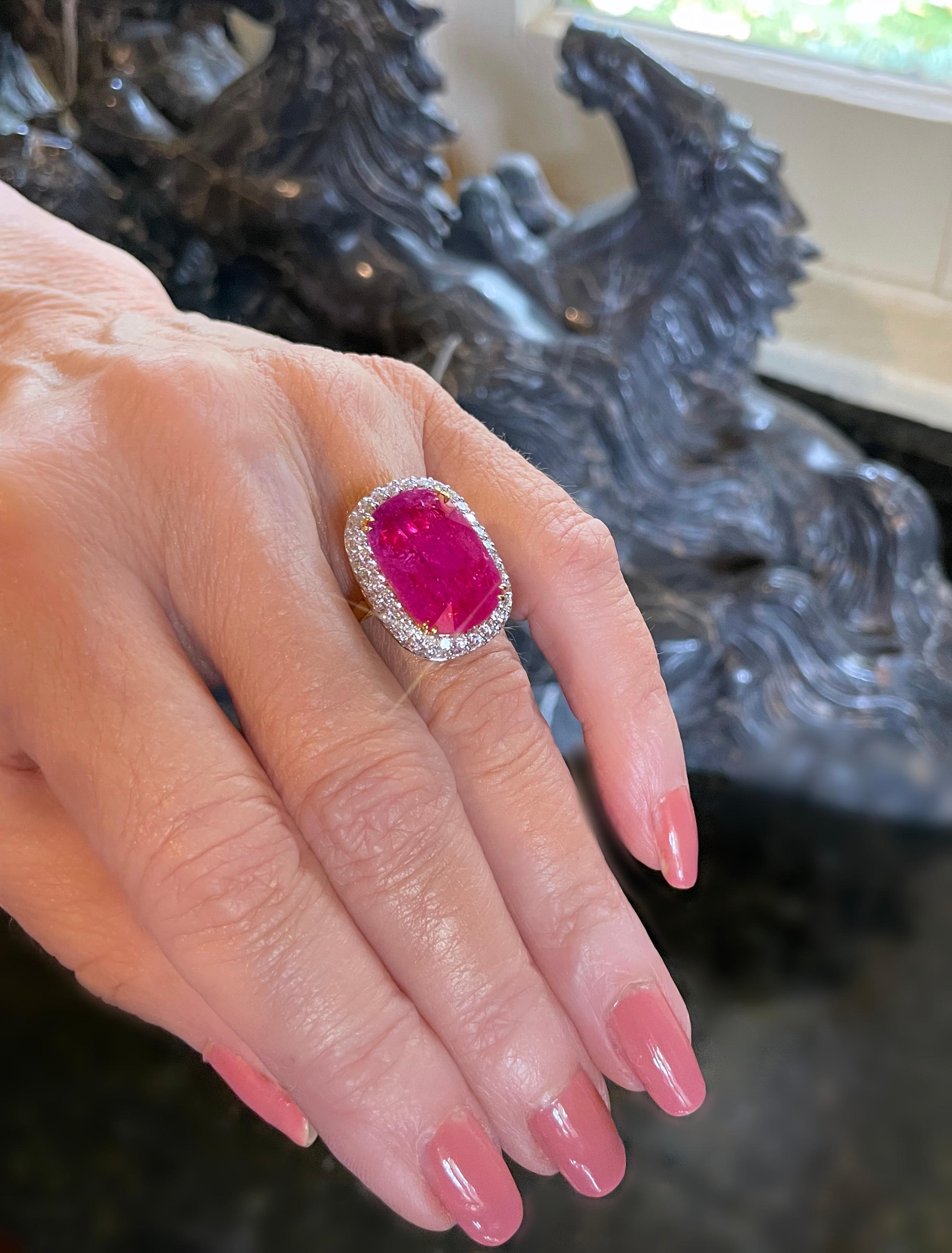 Anello con diamante rubino 18 carati Vintage non riscaldato certificato GIA VS Fine Enorme 13,68 carati! in vendita 2