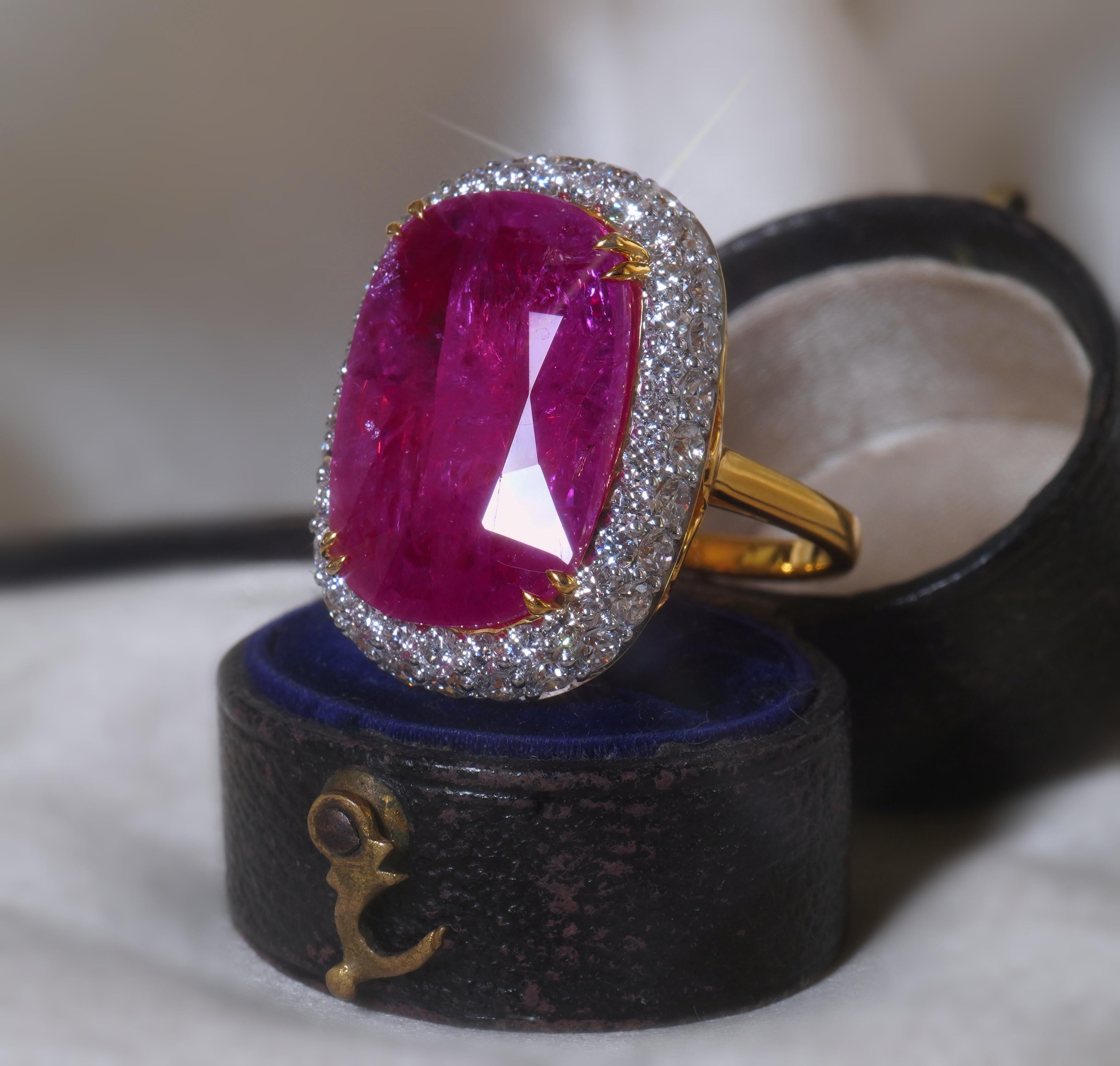 Anello con diamante rubino 18 carati Vintage non riscaldato certificato GIA VS Fine Enorme 13,68 carati! in vendita 4