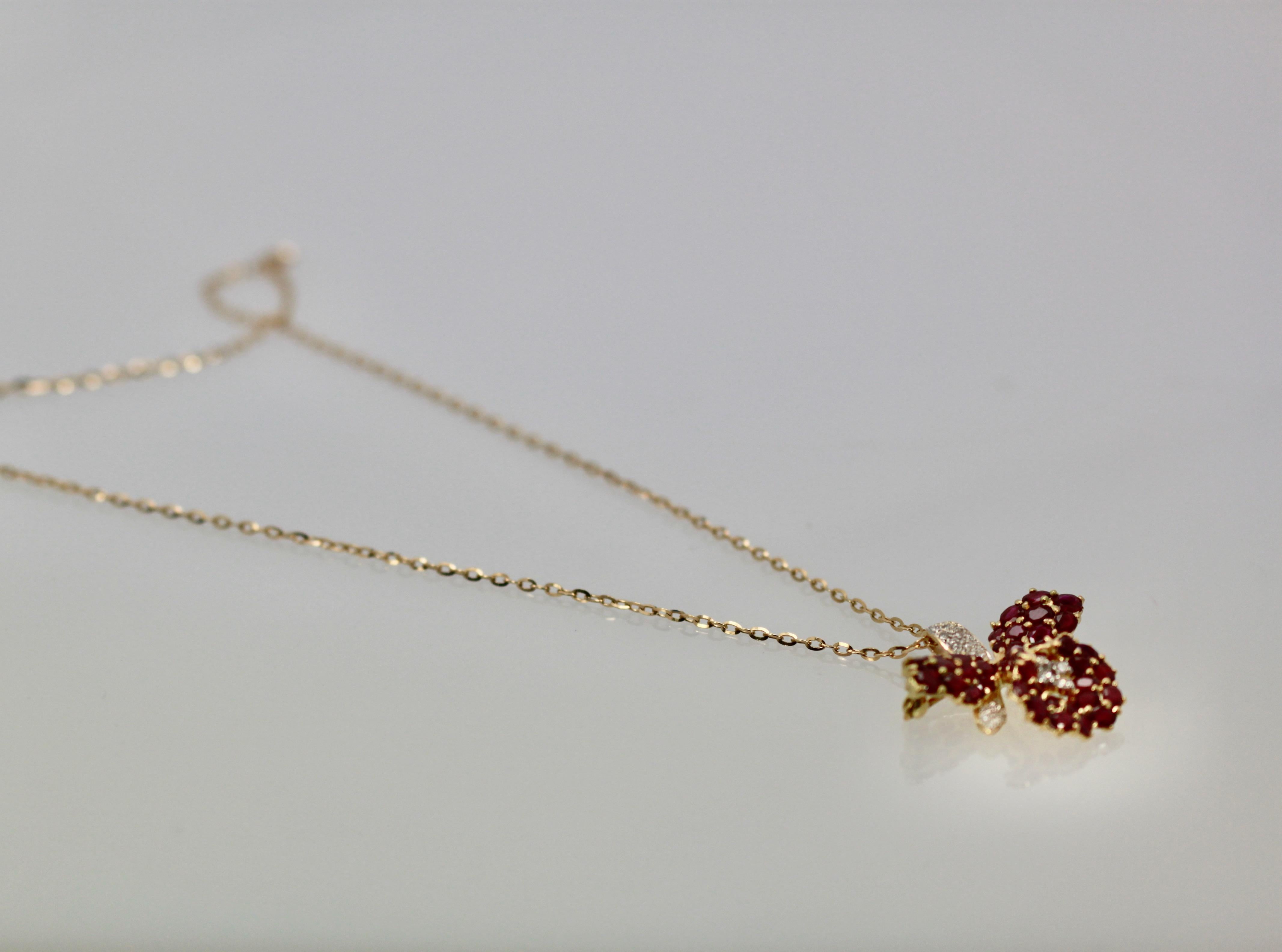 18 Karat Ruby Orchid Brooch Necklace 9.00 Carat Rubies, Diamonds 0.70 Carat vs 2