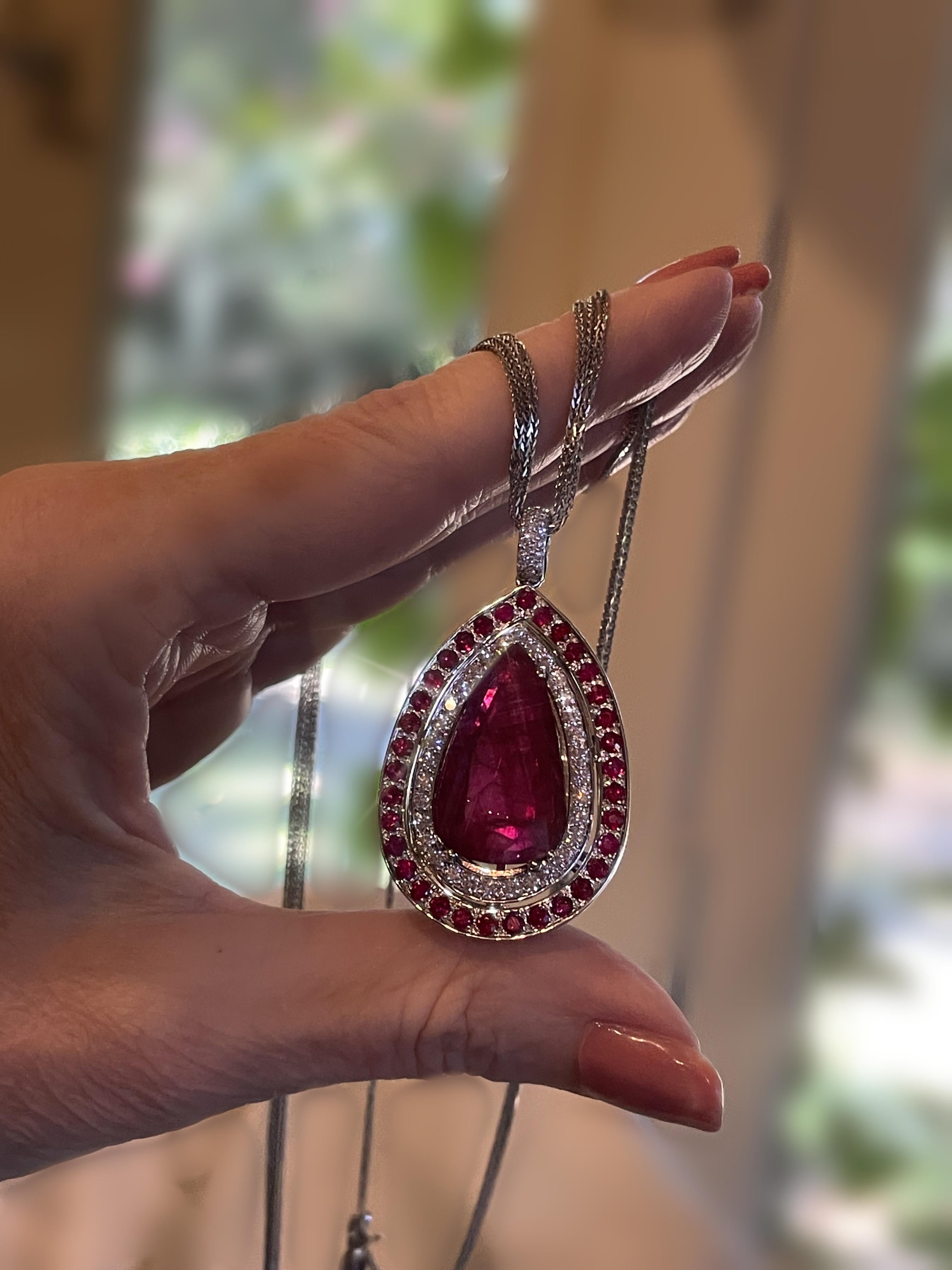 18K Ruby Unheated AGL Diamond Necklace Pendant Vintage Natural Huge 14.58 Carats In Good Condition For Sale In Sylvania, GA