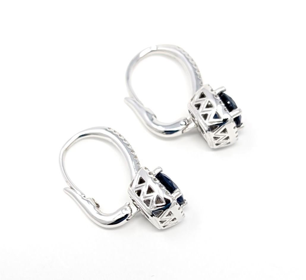 Orecchini a lobo con zaffiro e diamante a goccia in oro bianco 750 Whiting 18k in vendita 2