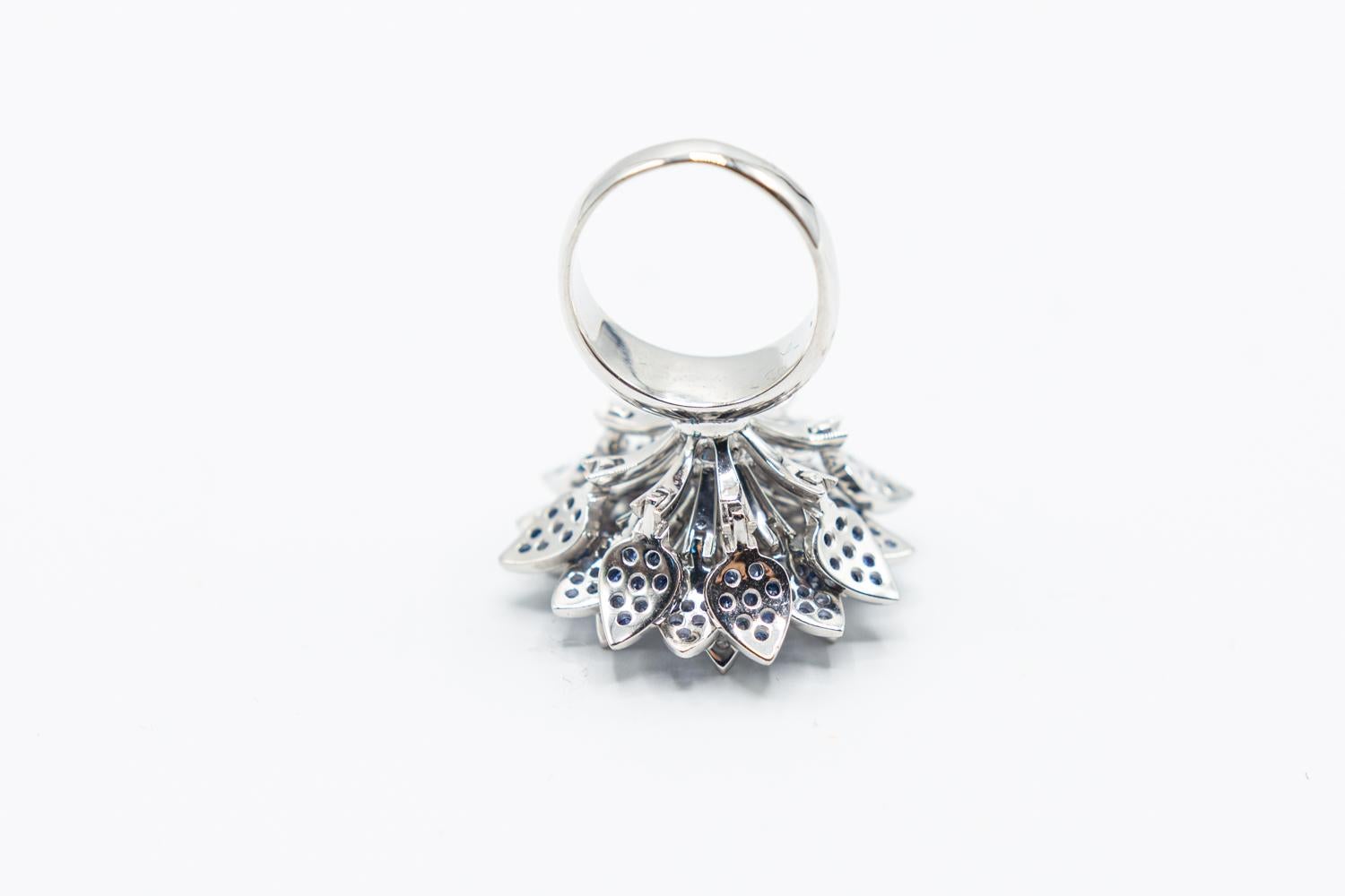 18 Karat Sapphire and Diamond Floral Mobile Ring/spinner Effy flower ring. For Sale 3