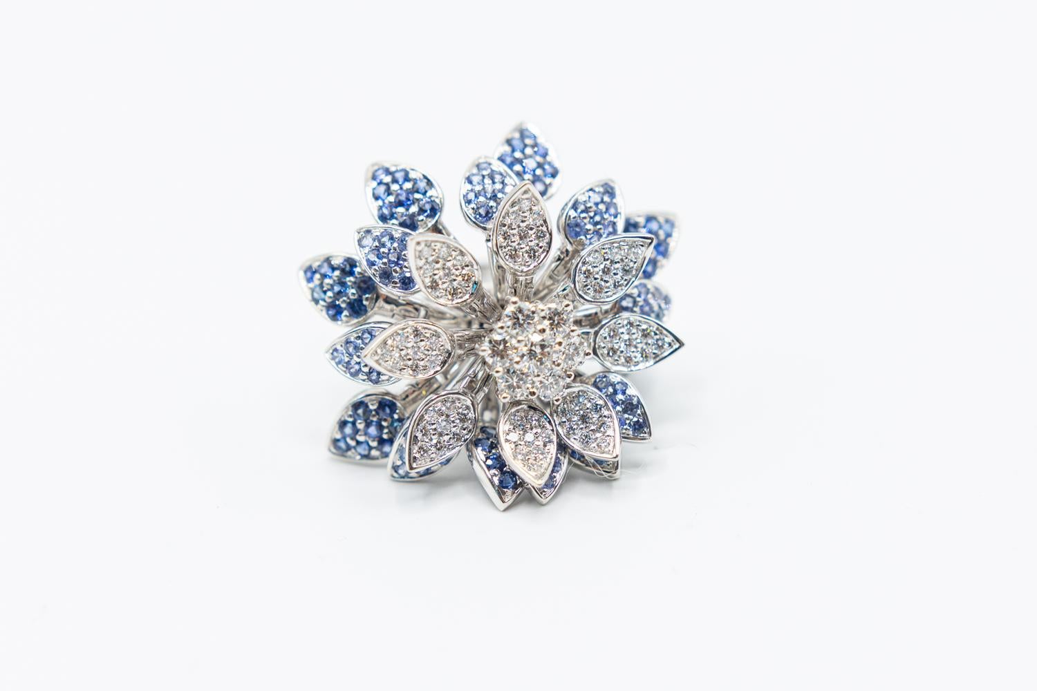 18 Karat Sapphire and Diamond Floral Mobile Ring/spinner Effy flower ring. For Sale 1