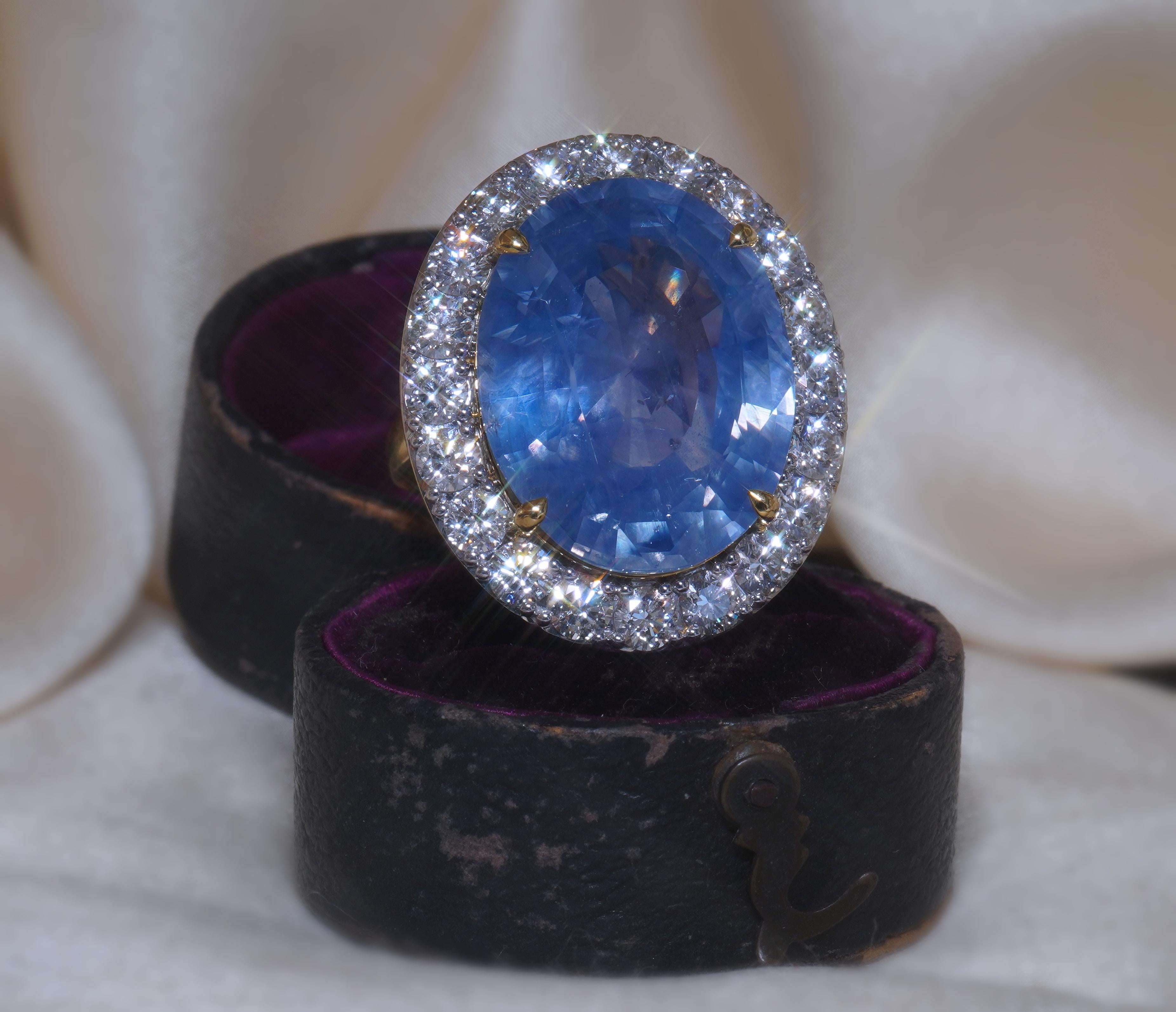 18K Sapphire Diamond Ring GIA Unheated Sri Lanka Vintage VVS Huge 21.57 Carats! For Sale 2