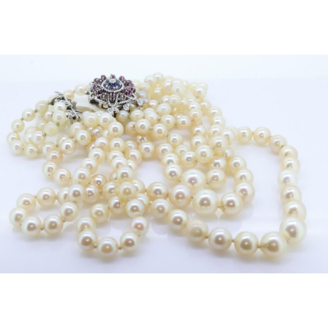 Collar de tres hilos de zafiro, rubí y diamante de 18 quilates con perlas de agua salada graduadas. 1