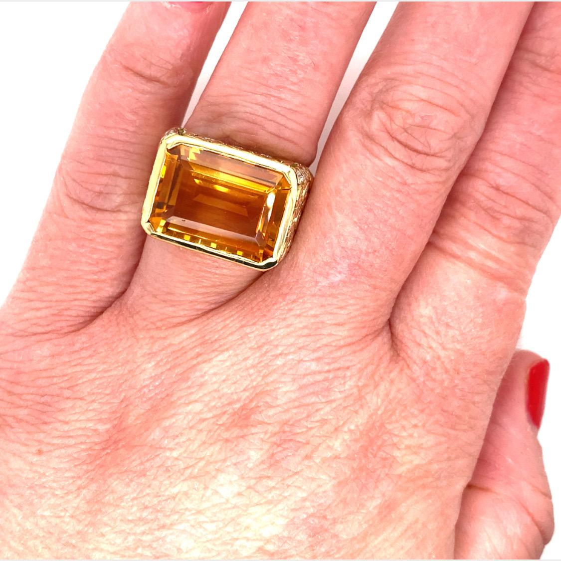 18k Seidengang Topaz Diamond Signet Ring Yellow Gold For Sale 2