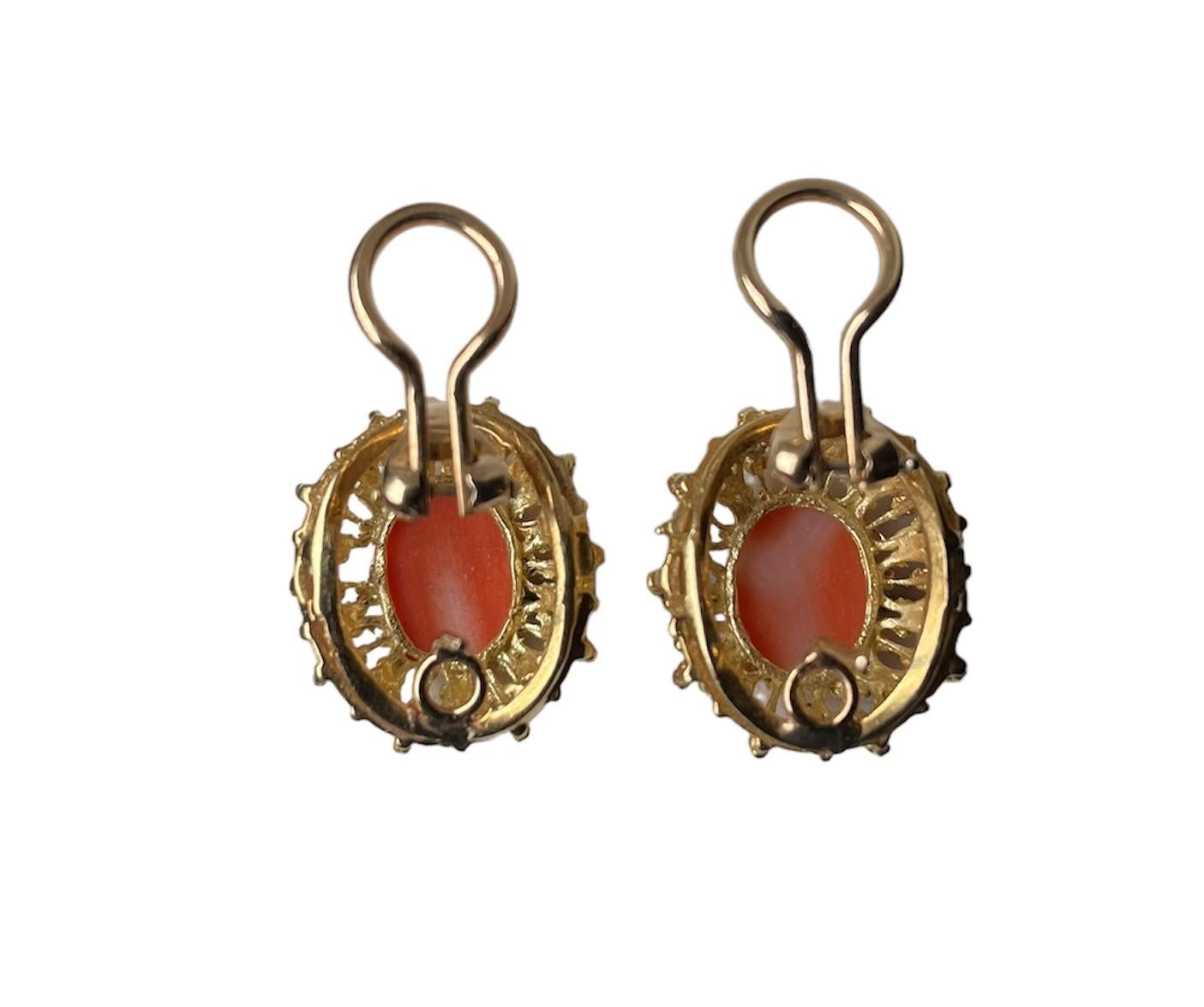 18K Set Of Corletto Coral Earrings And Cocktail Ring In Good Condition In Guaynabo, PR