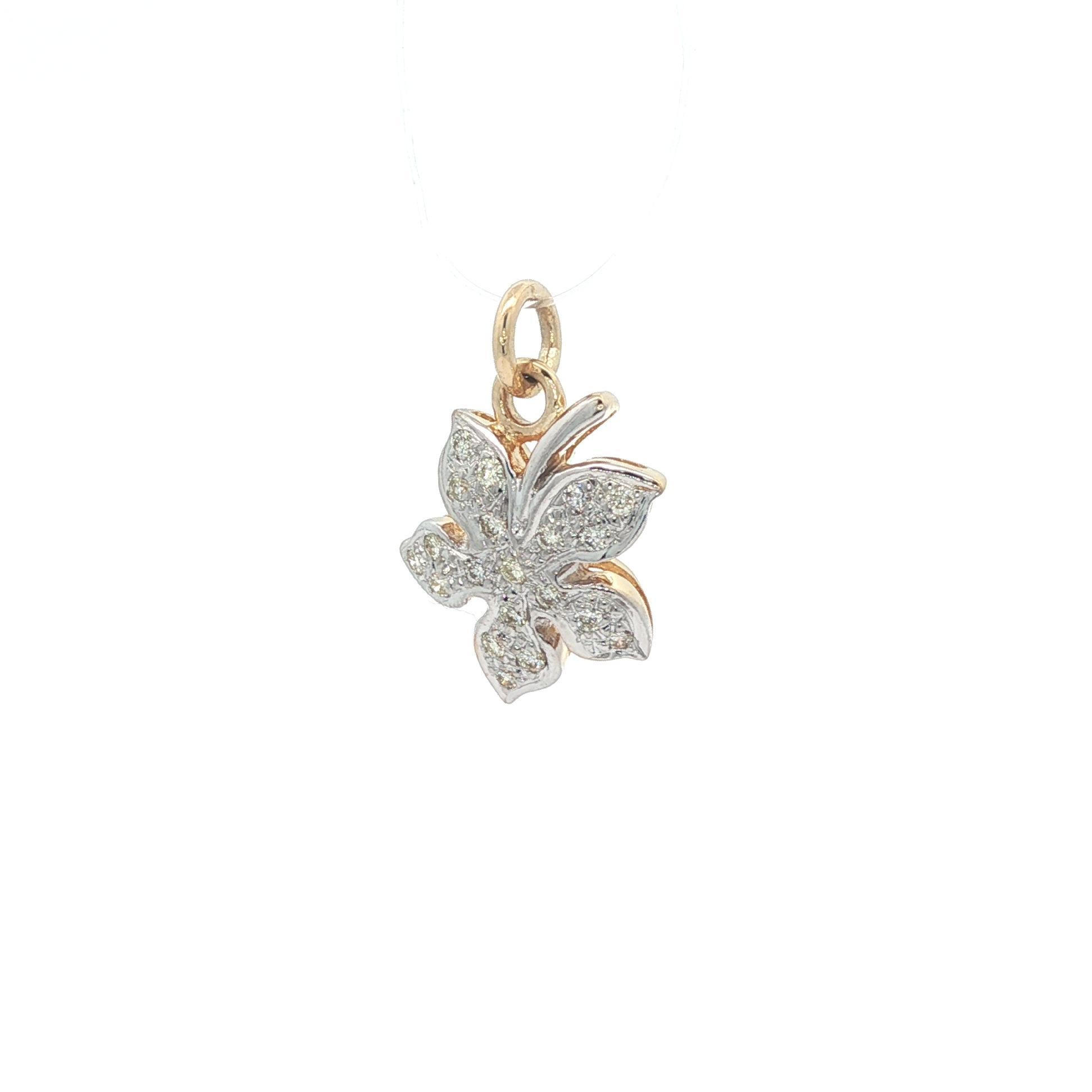 Taille brillant Pendentif en or massif 18k avec breloque en forme de feuille et diamant rond pavé de 0,35ctw en vente