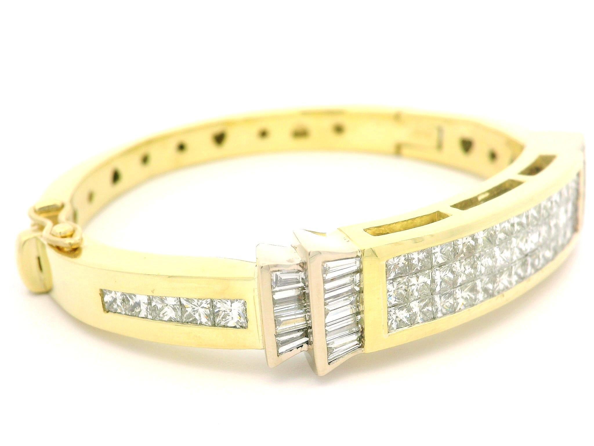 Bracelet jonc à charnières en or massif 18 carats avec diamants brillants de 6,0 carats en vente 5