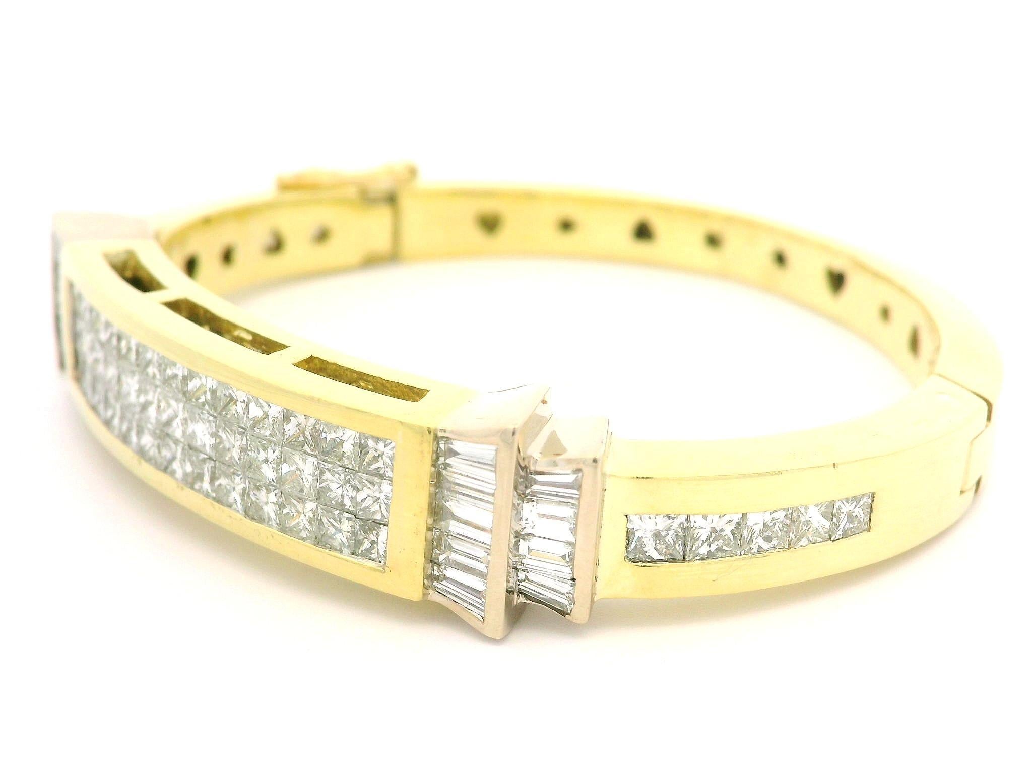 Bracelet jonc à charnières en or massif 18 carats avec diamants brillants de 6,0 carats en vente 6
