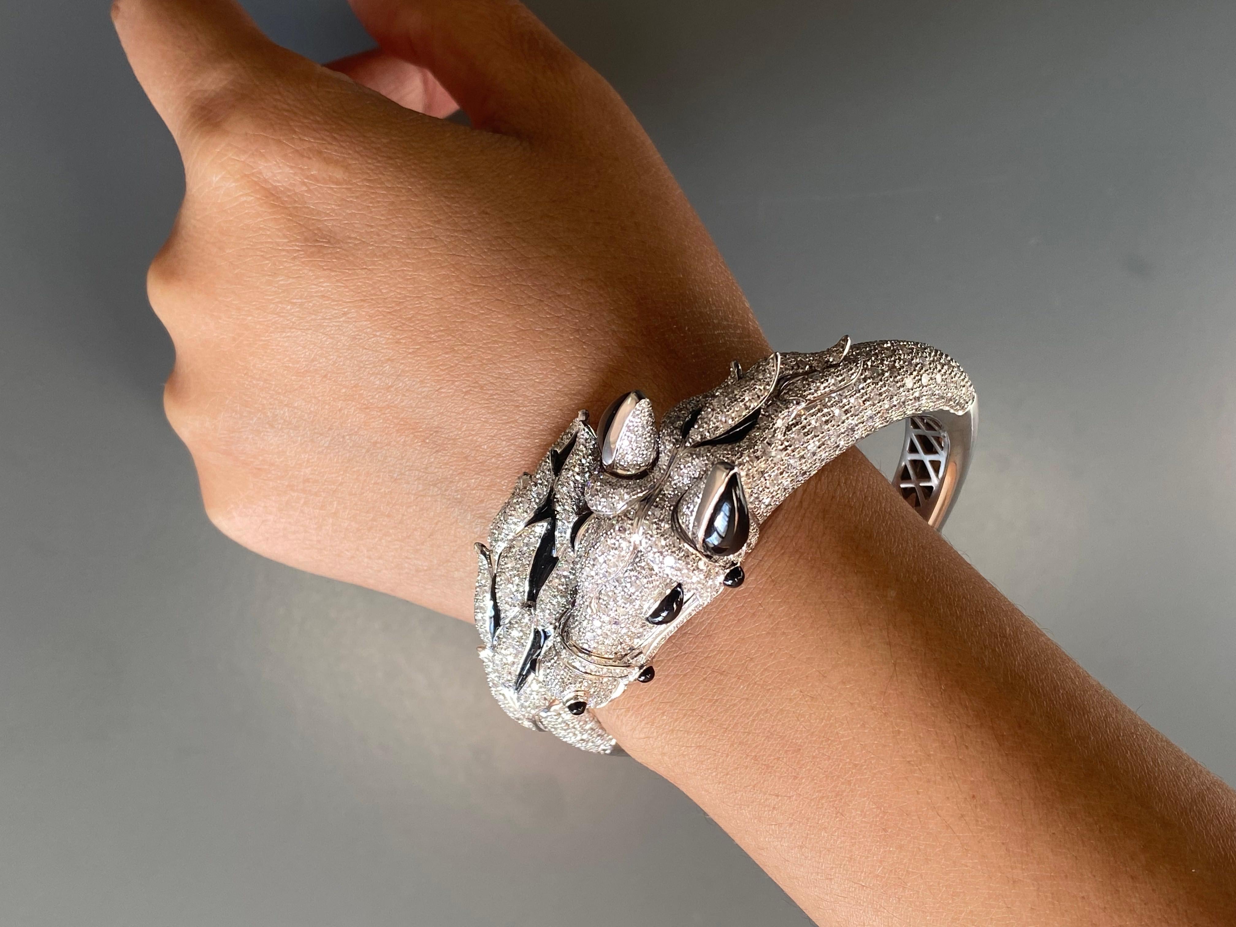 Women's or Men's 18K Solid Gold And Diamond Stallion Inspired Bangle For Sale