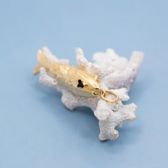 Tieranhänger aus 18-karätigem Massivgold – beweglicher Fisch-Anhänger – italienischer Amethyst aus den 1960er Jahren