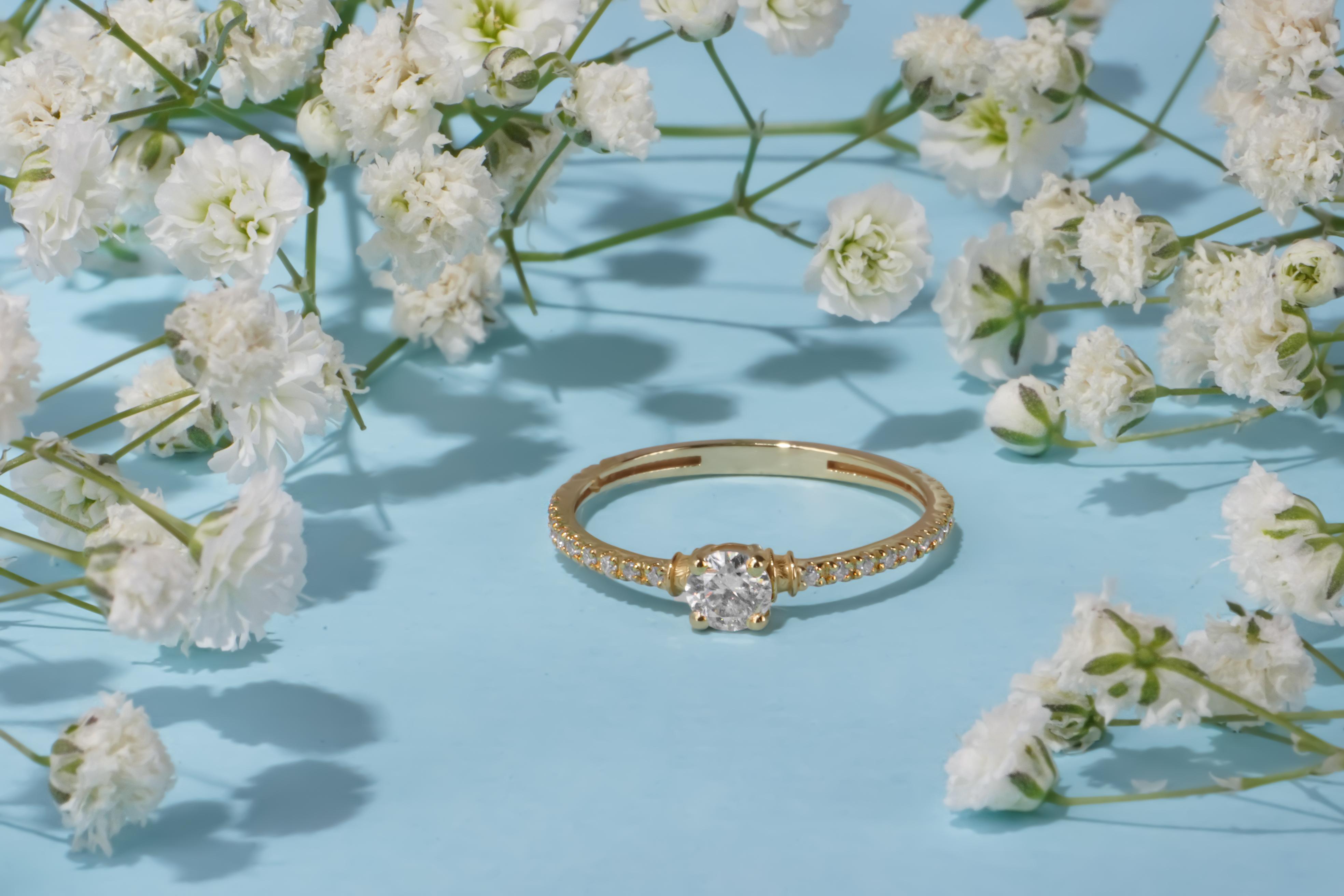 Modern 18K solid gold bridal Endalaus ring For Sale
