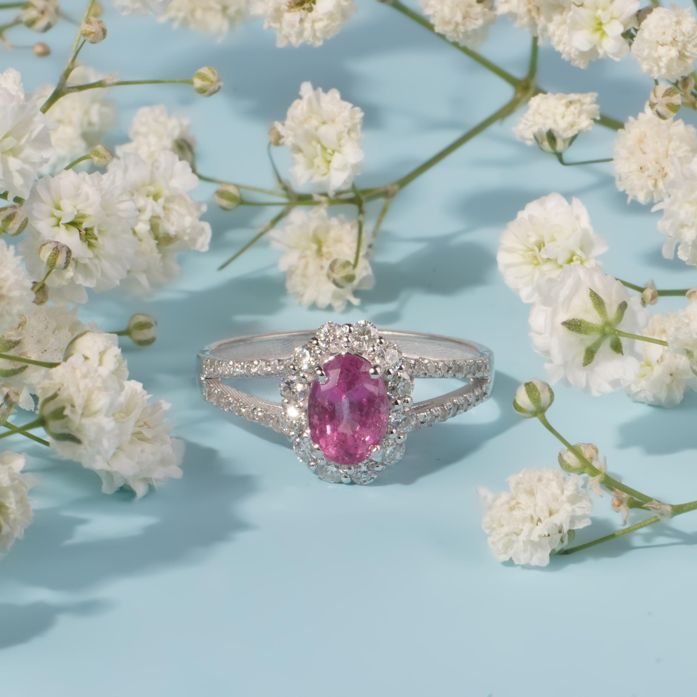 Taille ovale Bague tourmaline céleste en or massif 18K en vente