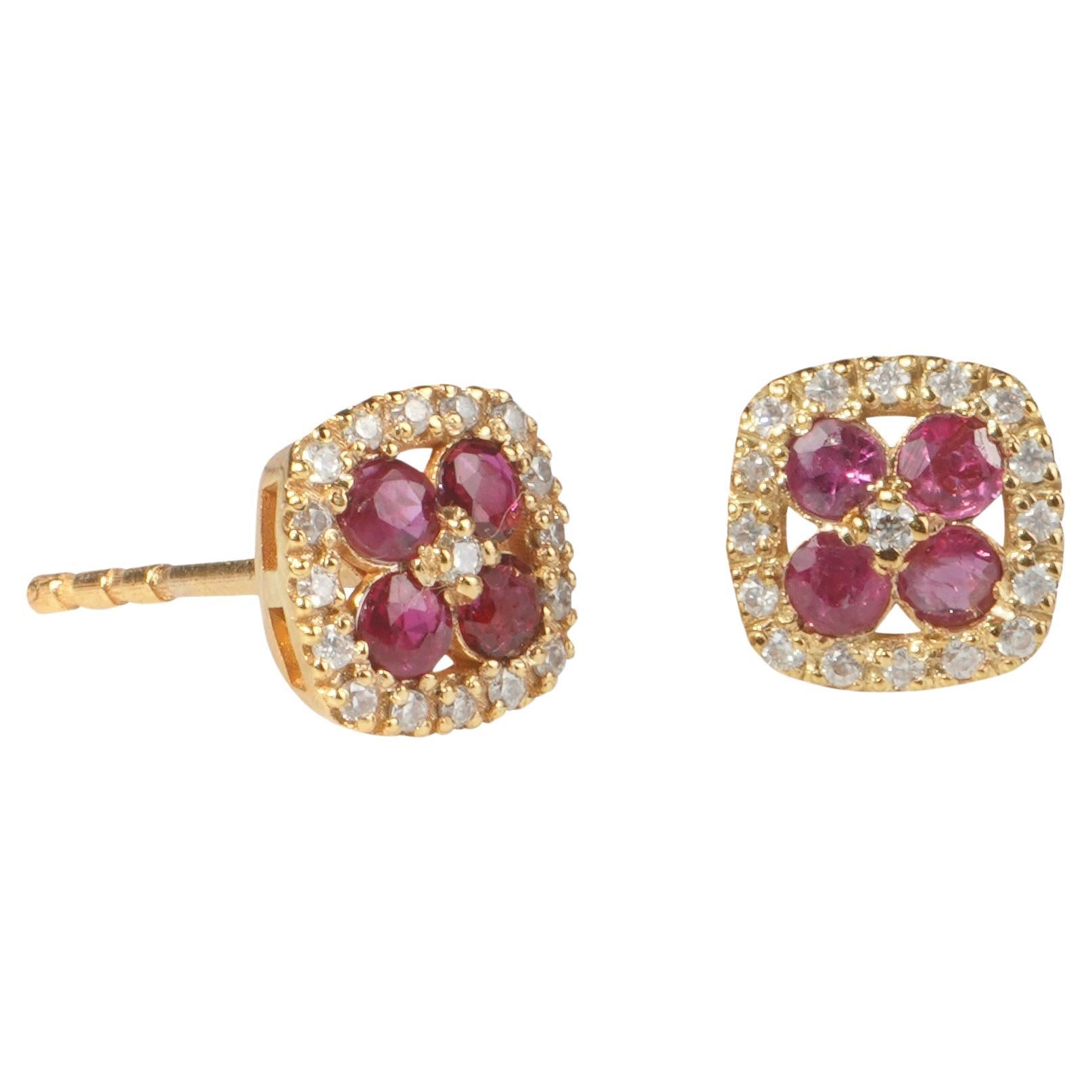 18k Solid Gold clover ruby earrings For Sale
