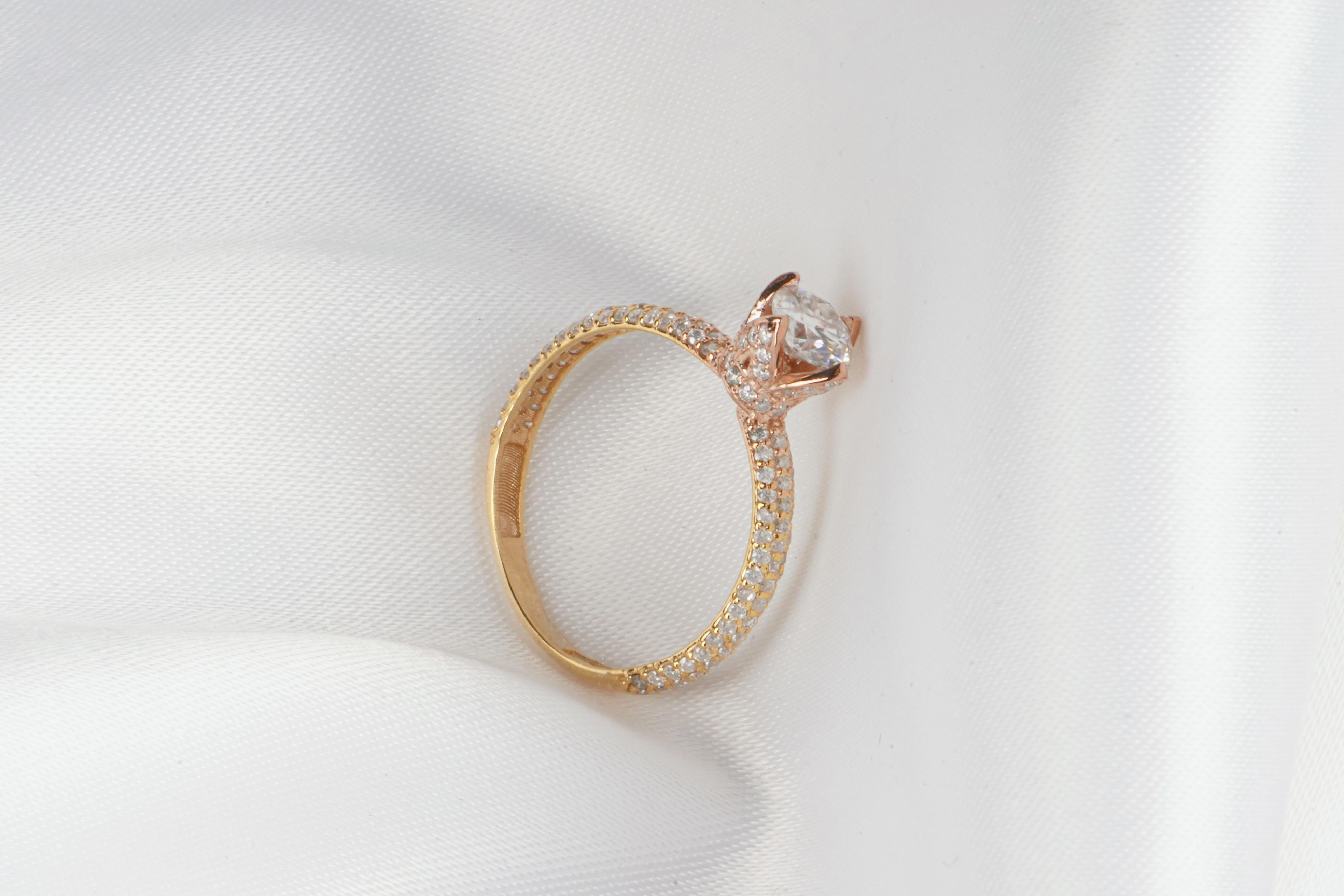 Modern 18K solid Gold Crown bridal ring For Sale