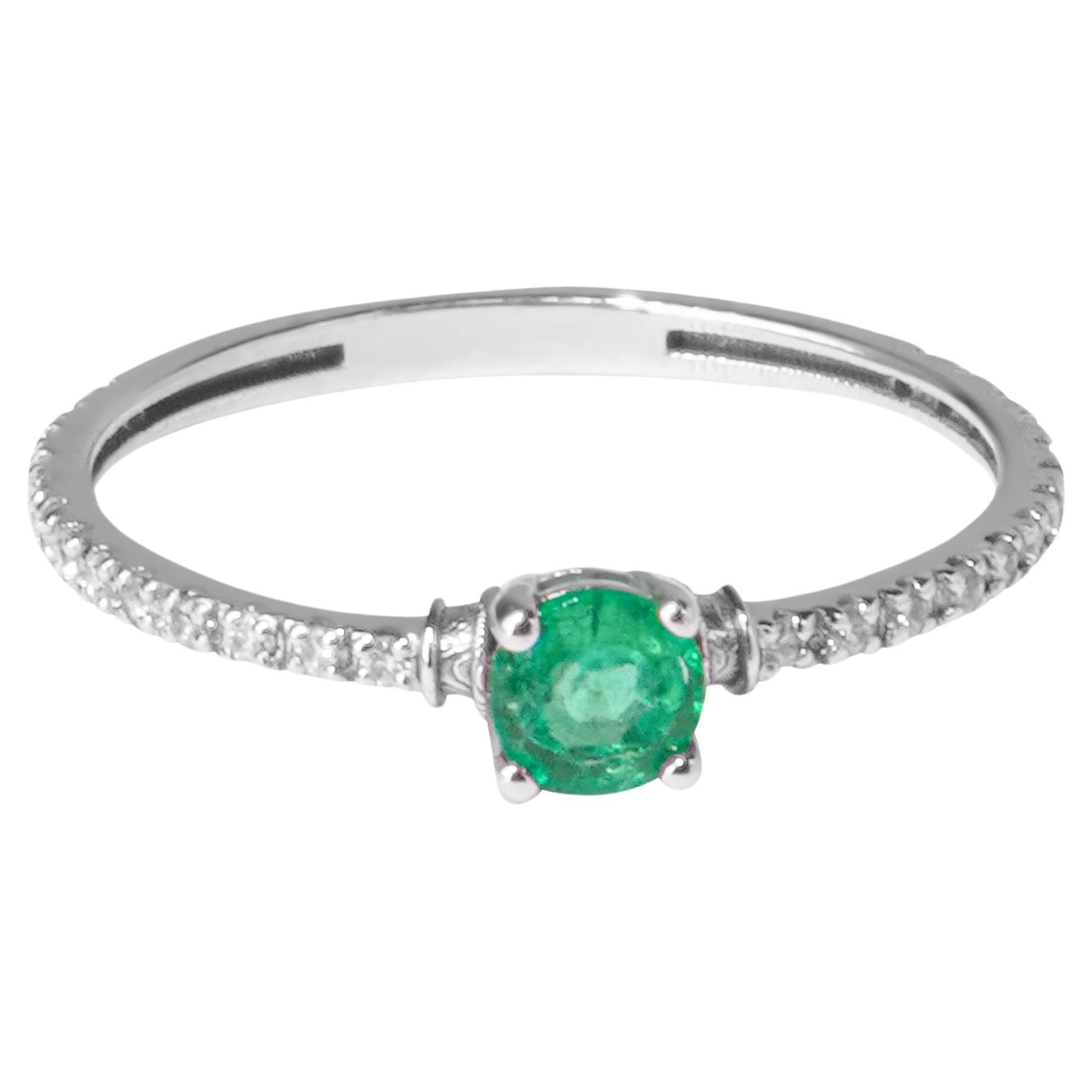 Bague en or massif 18k à émeraude Endalaus