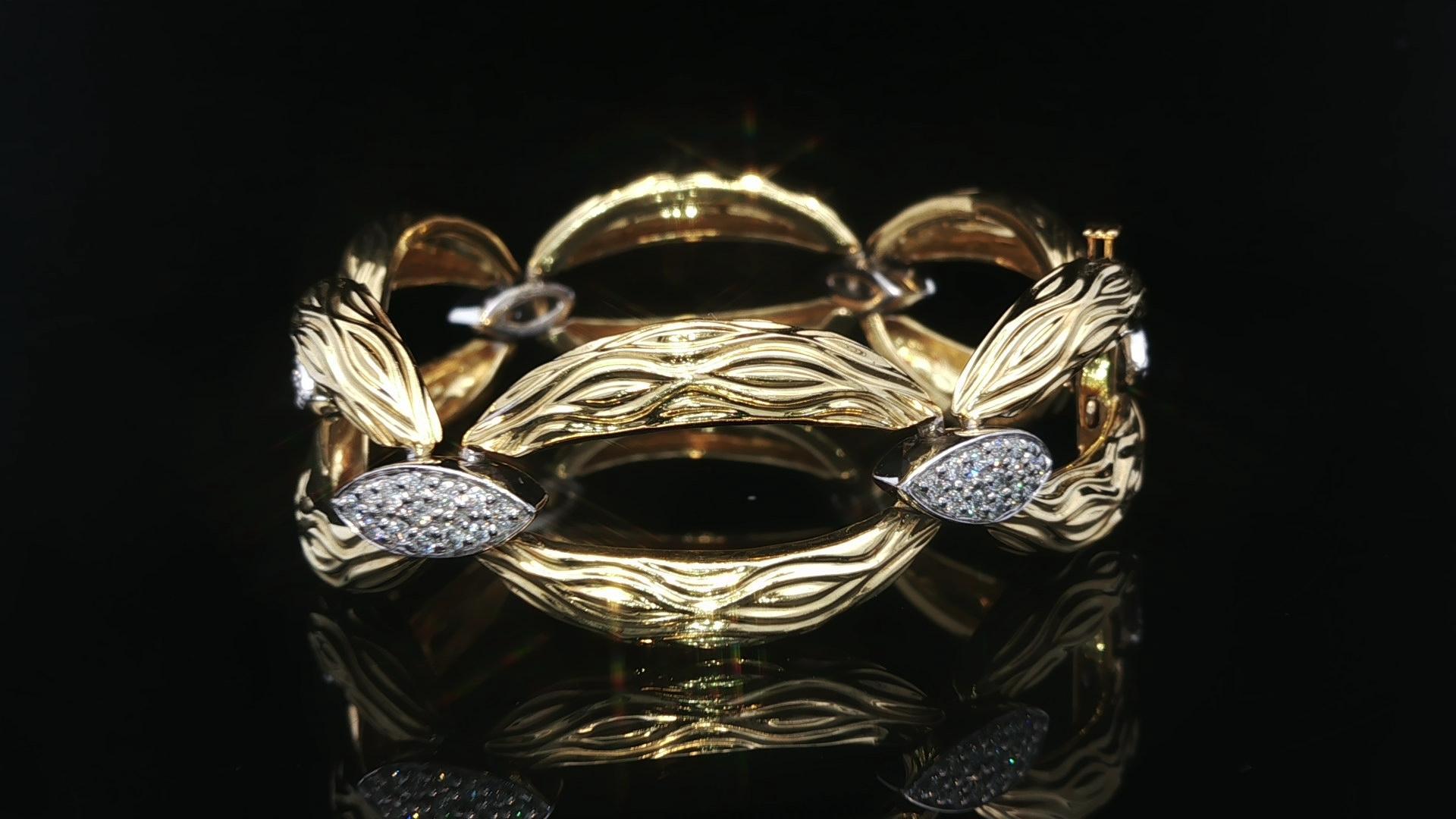 Brilliant Cut 18k Solid Gold F VS Diamond Textured Wavy Marquise Shape Open Link Bracelet For Sale