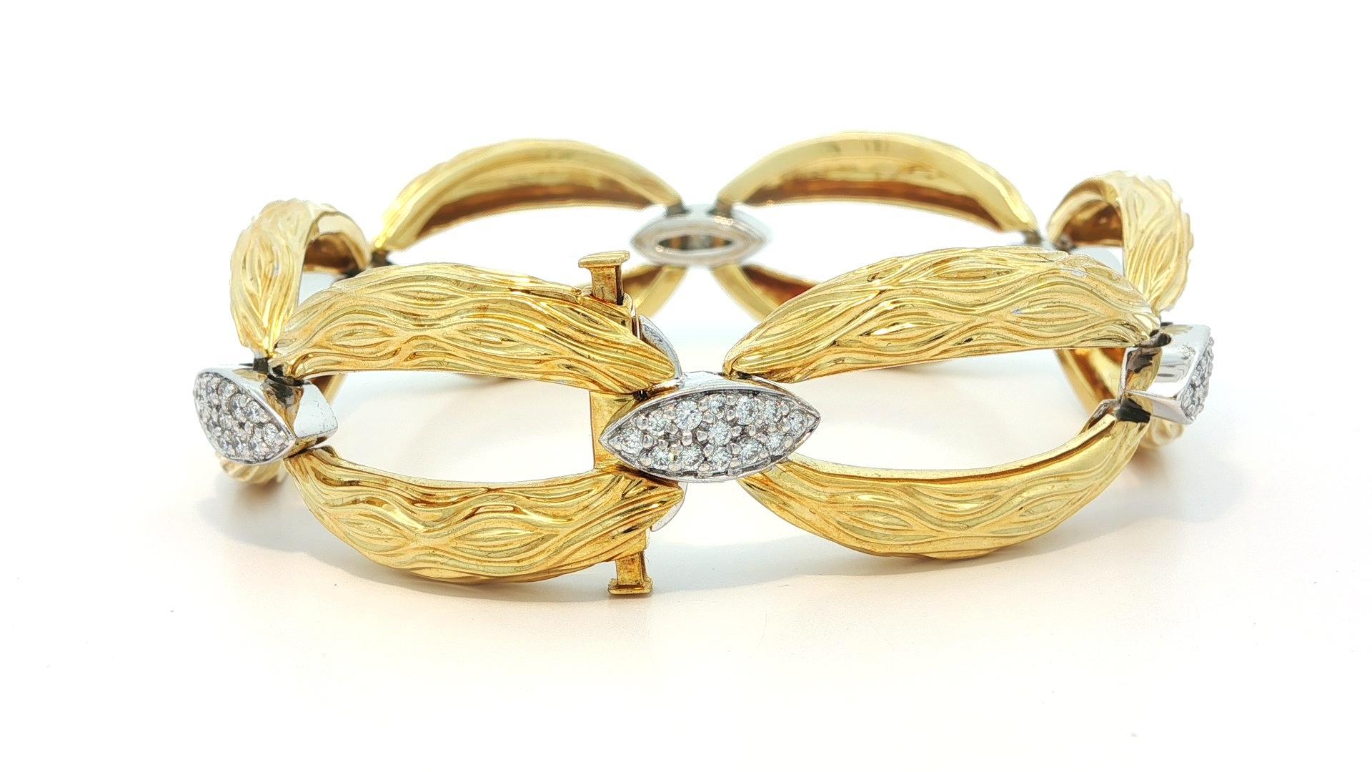 18k Solid Gold F VS Diamond Textured Wavy Marquise Shape Open Link Bracelet For Sale 2