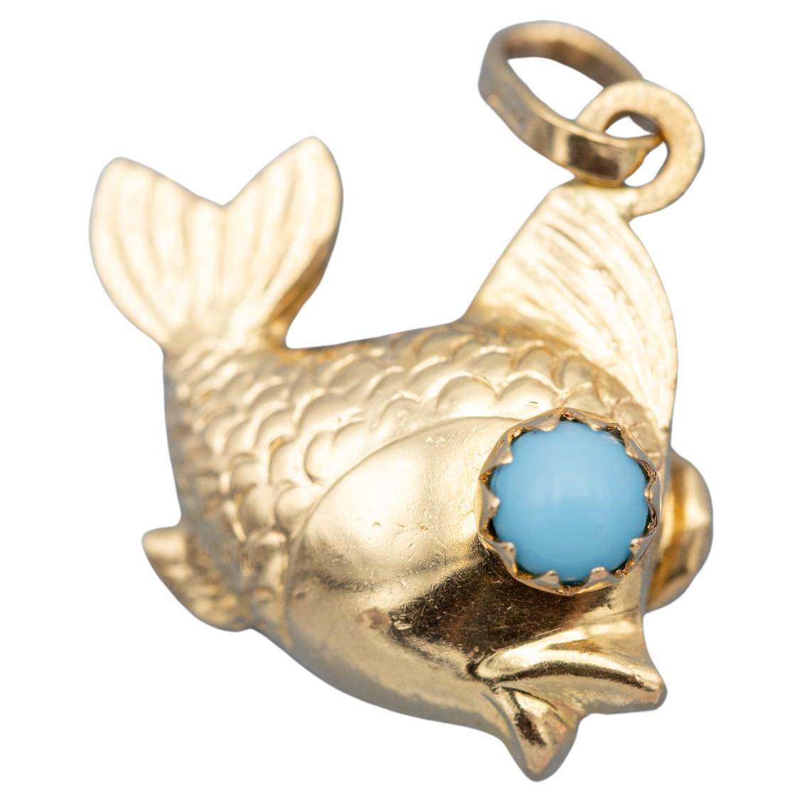 18k solid gold Fish pendant - Venetian Etruscan - 1960's - Cute Italian charm For Sale