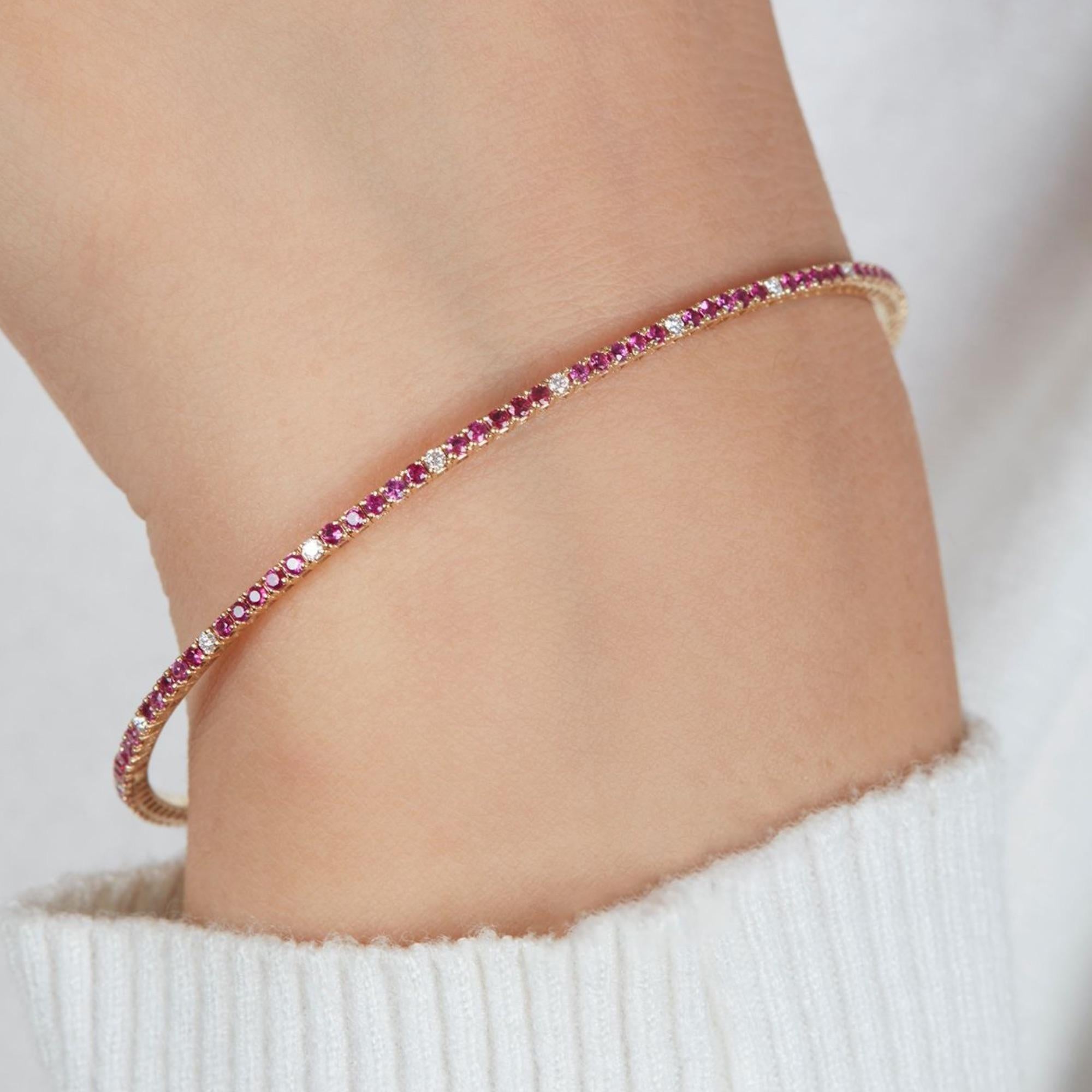 Round Cut 18K Solid Gold Flex Bangle, 1.25 Ctw Natural Diamond Ruby Bracelet, 6.5 Inches For Sale