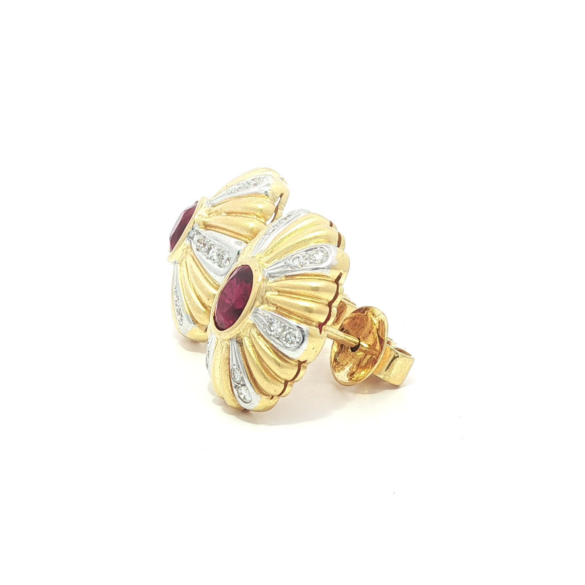 18k Solid Gold GIA 1.25ctw Bezel Ruby & Diamond Dual Finish Burst Stud Earrings Bon état - En vente à Montclair, NJ