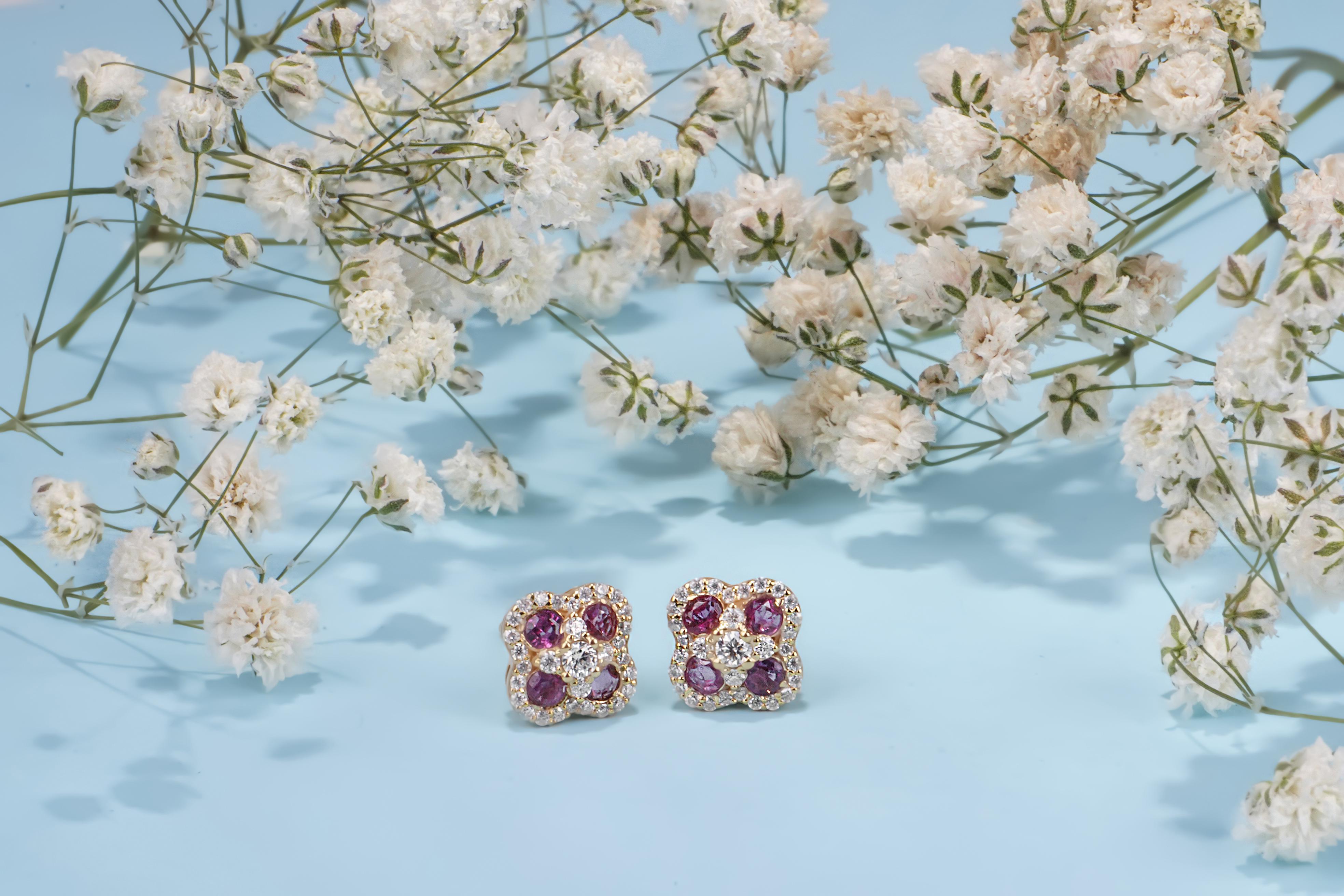 Pendientes de rubí Gloria de ORO macizo de 18 quilates Corte brillante en venta