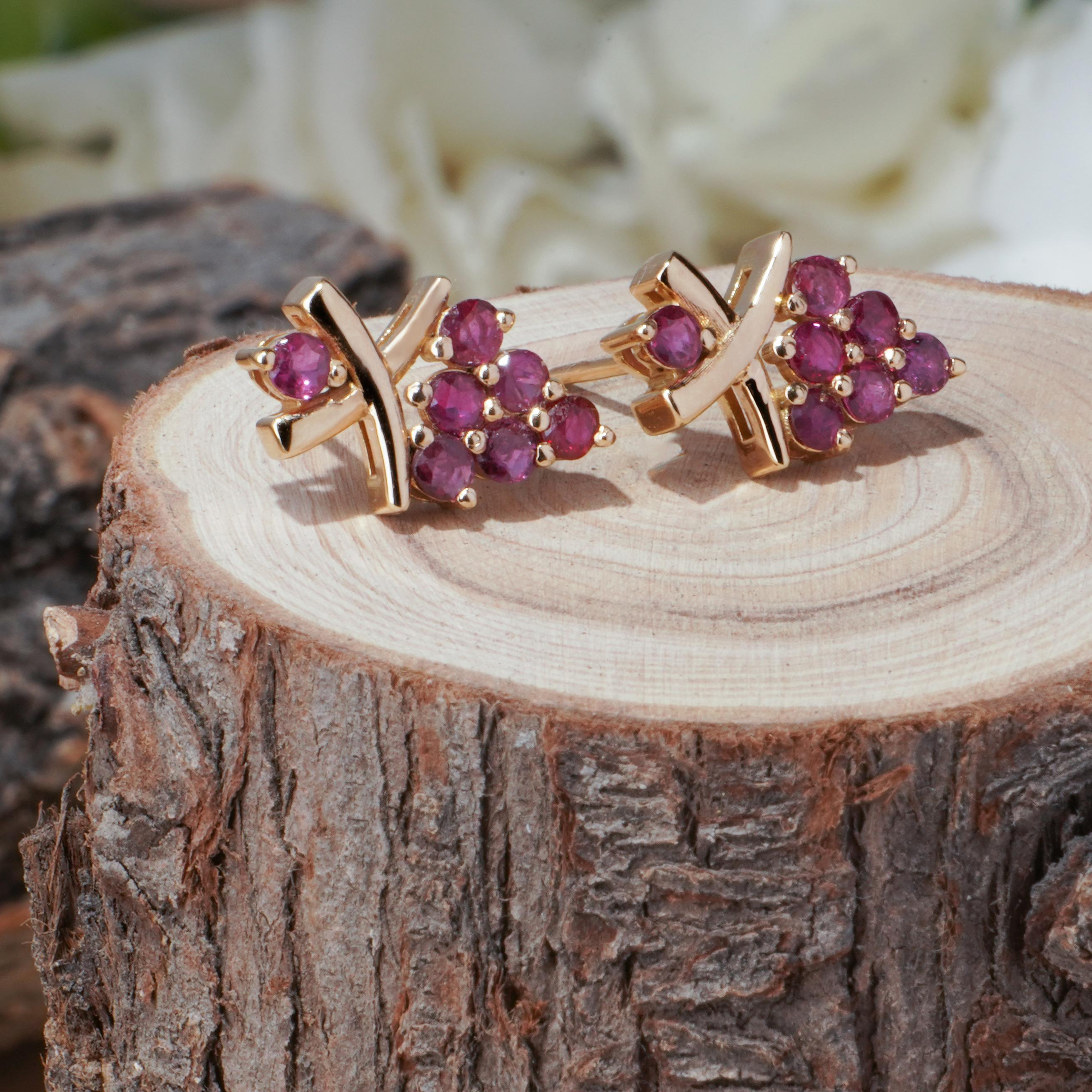 Brilliant Cut 18K solid GOLD grape ruby earrings For Sale
