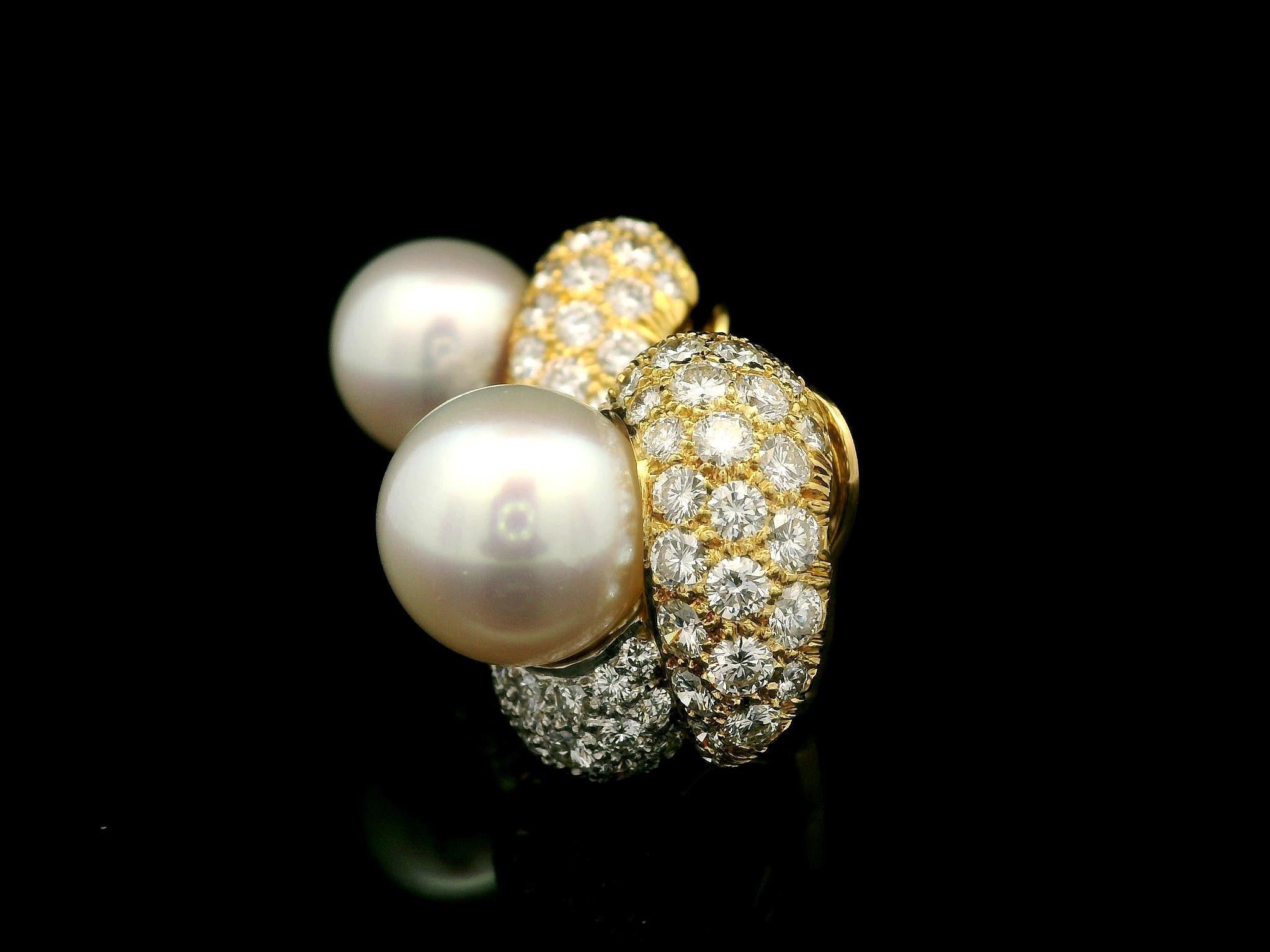 18k Massivgold Hochwertige 12,8 mm Südseeperle 8ctw Diamant-Ohrringe mit Deckel Damen im Angebot