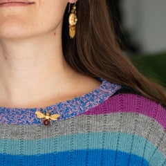 18K Solid gold honey bee Brooch - Vintage estate handmade collar brooch