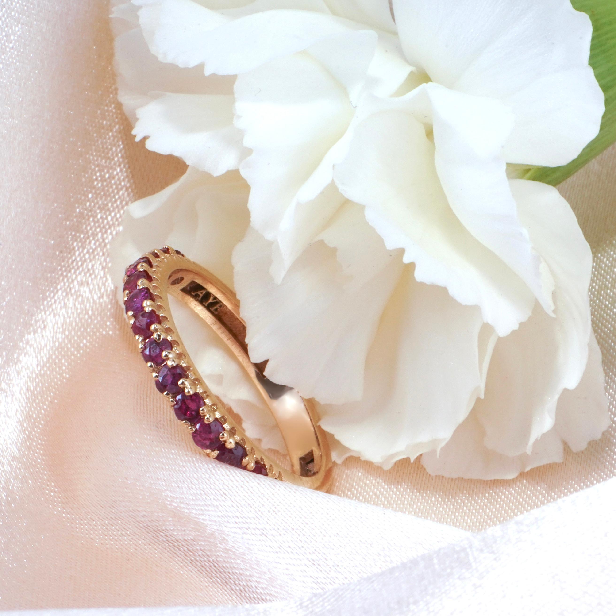 Taille brillant Bracelet en or massif 18k rubis d'amour en vente