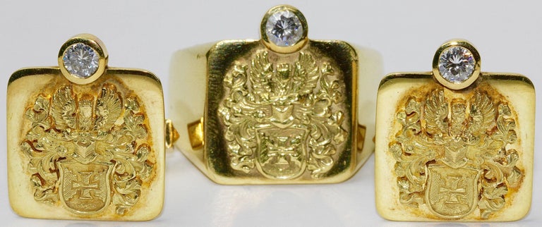 18k Solid Gold Men’s Signet Ring with Diamond Solitaire, Noble Coat of Arms For Sale at 1stdibs