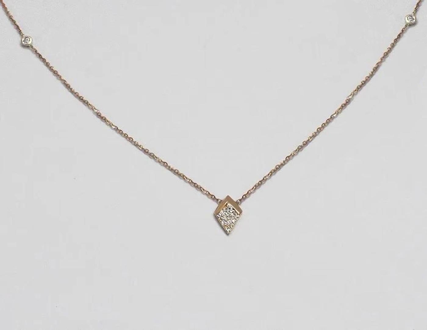 Modern 18k Solid Gold Minimalist Diamond Charm Necklace Arrow Charm Necklace For Sale