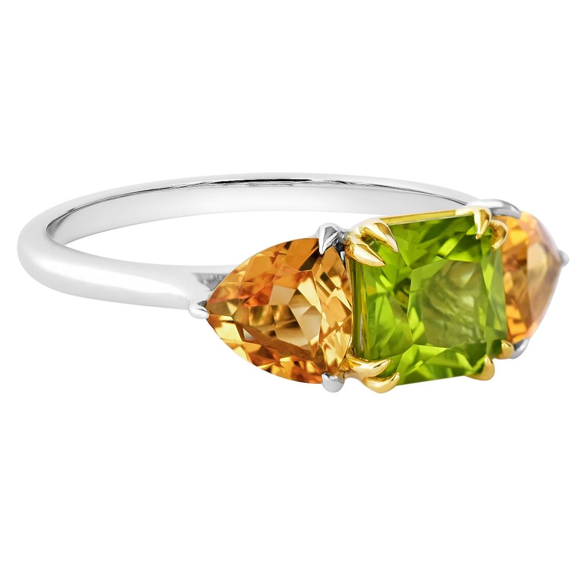 Contemporary 18K Solid Gold Natural Asscher Cut Peridot and Trilliant Citrine Solid Gold Ring For Sale