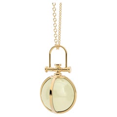 Collana con ciondolo a forma di orbita di giada bianca e nefrite in oro massiccio 18k, modernamente sacra