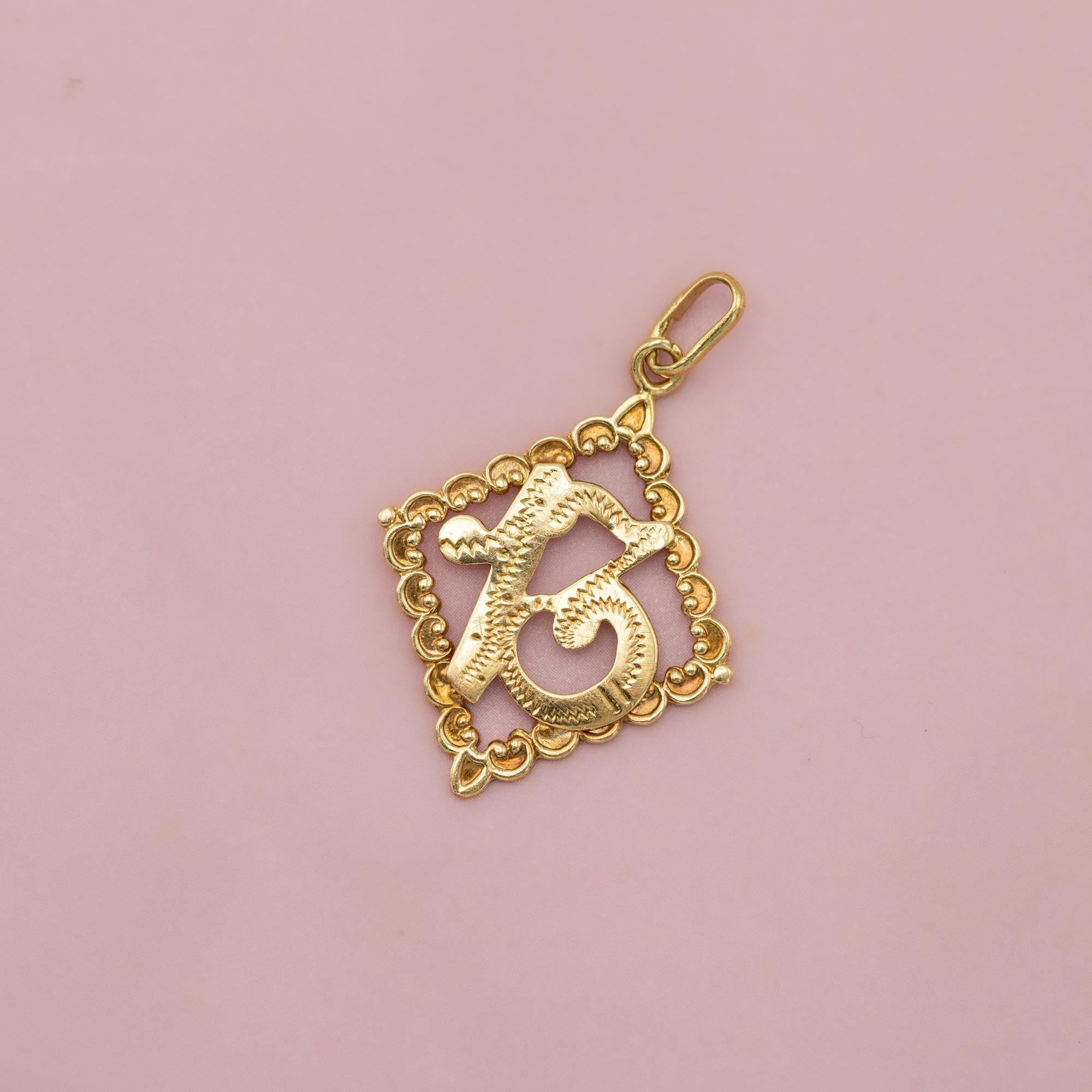 18K solid gold number 13 good luck charm - Love token - vintage lucky nr pendant For Sale 1