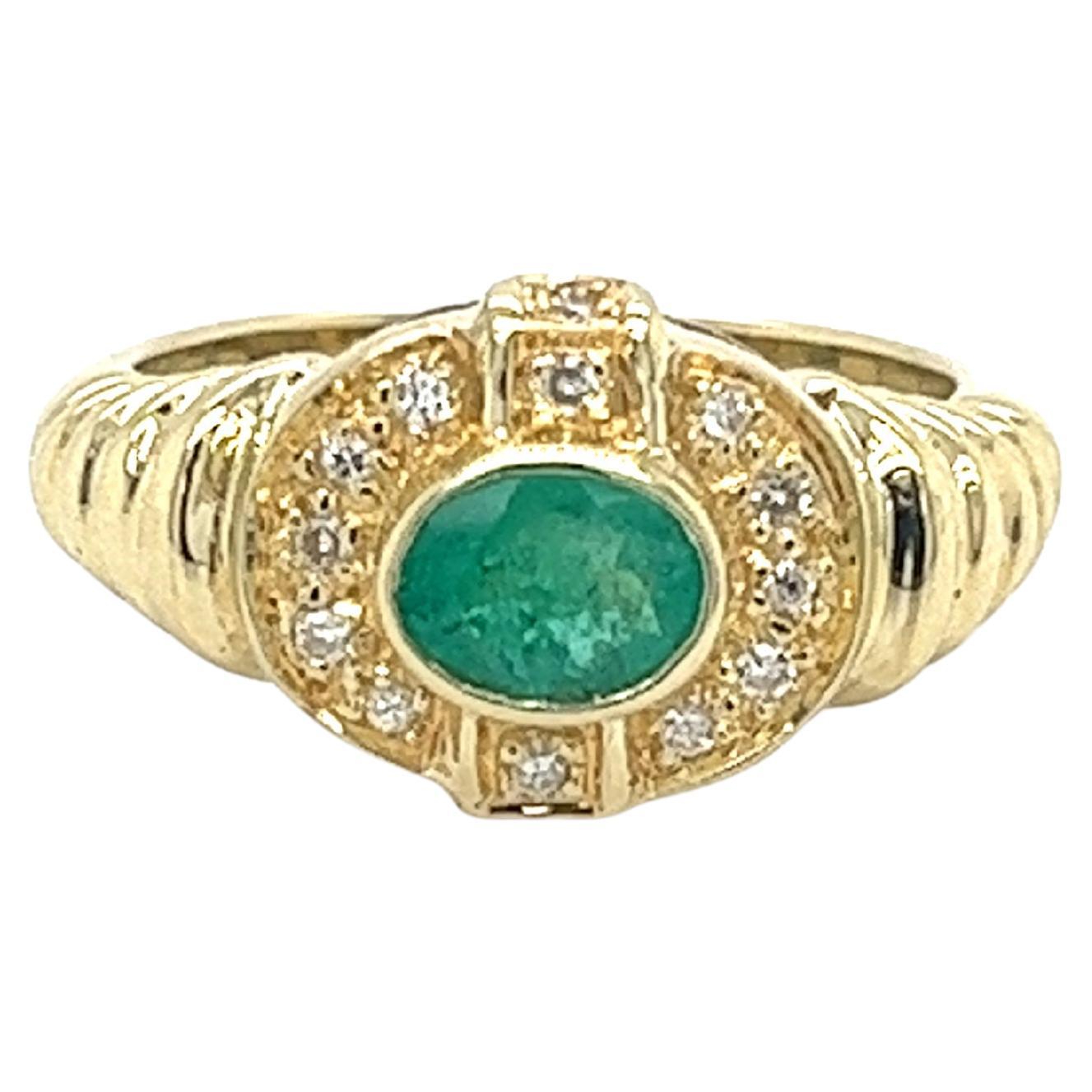 18K Solid Gold Oval Cut Natural Emerald Retro Style Ring in Textured Ribbed Gold