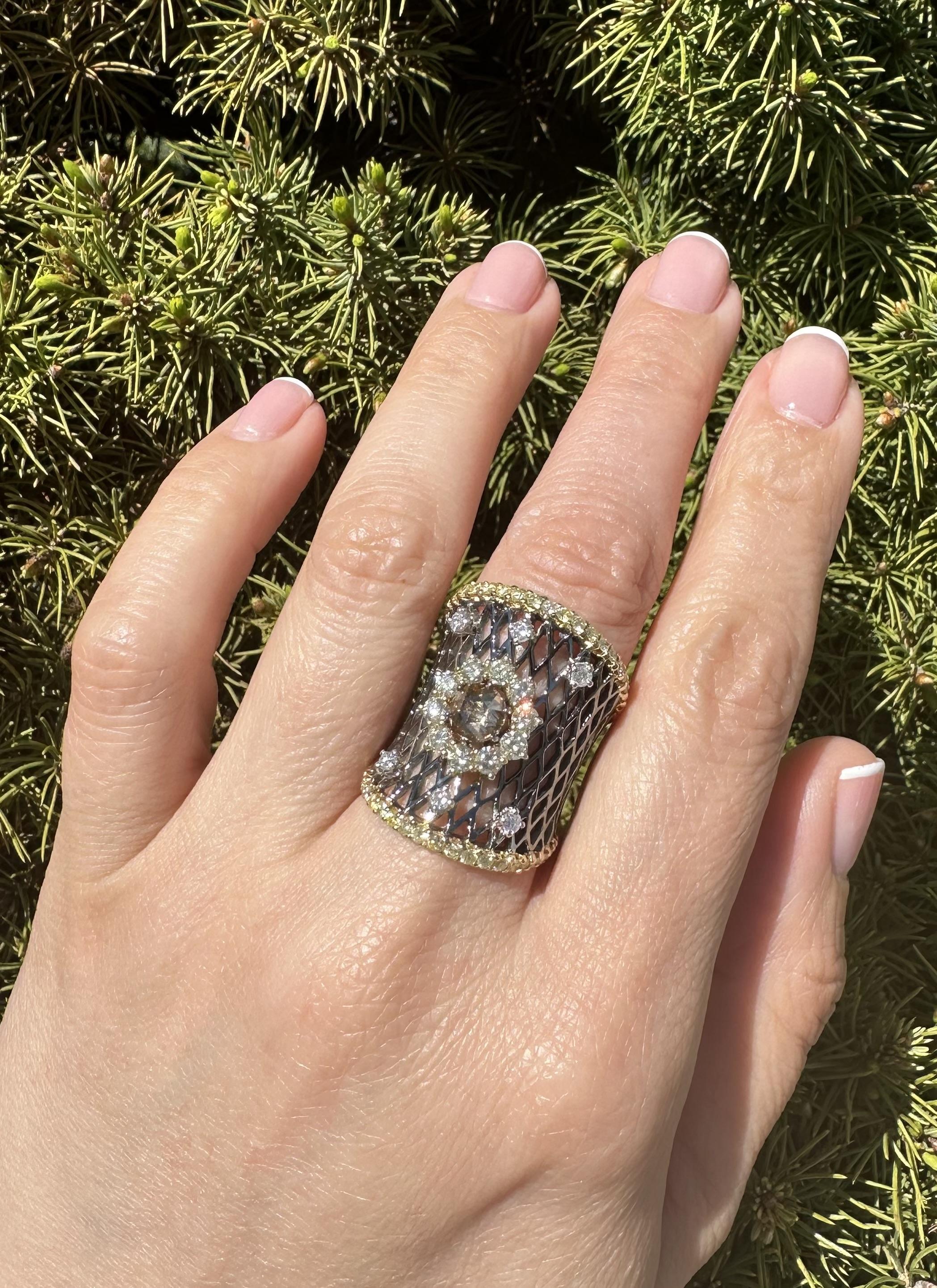 18k Massivgold Rhodium 2,53ctw Ausgefallener Fancy Diamant-Cluster breiter konkaver Bandring im Zustand „Hervorragend“ im Angebot in Montclair, NJ
