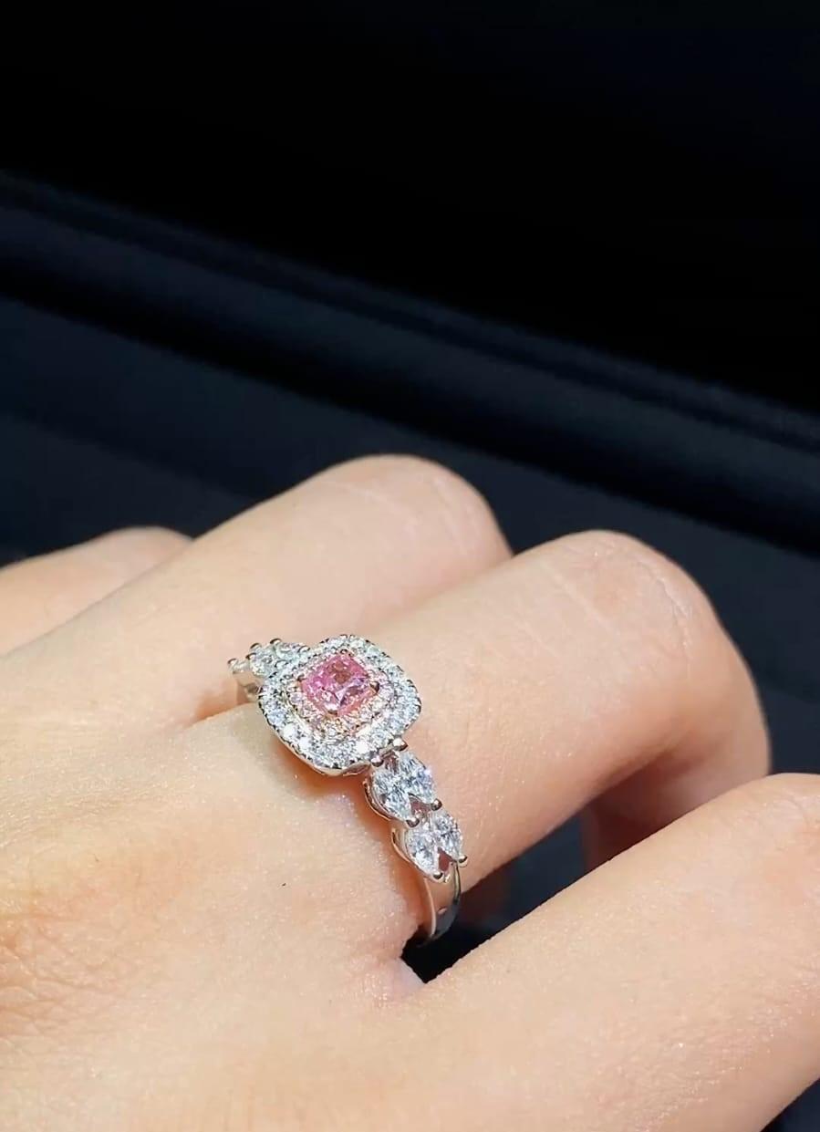 En vente :  Bague en or massif 18K avec diamants roses et blancs 2