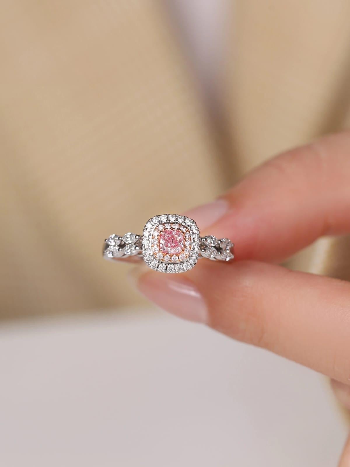 En vente :  Bague en or massif 18K avec diamants roses et blancs 4