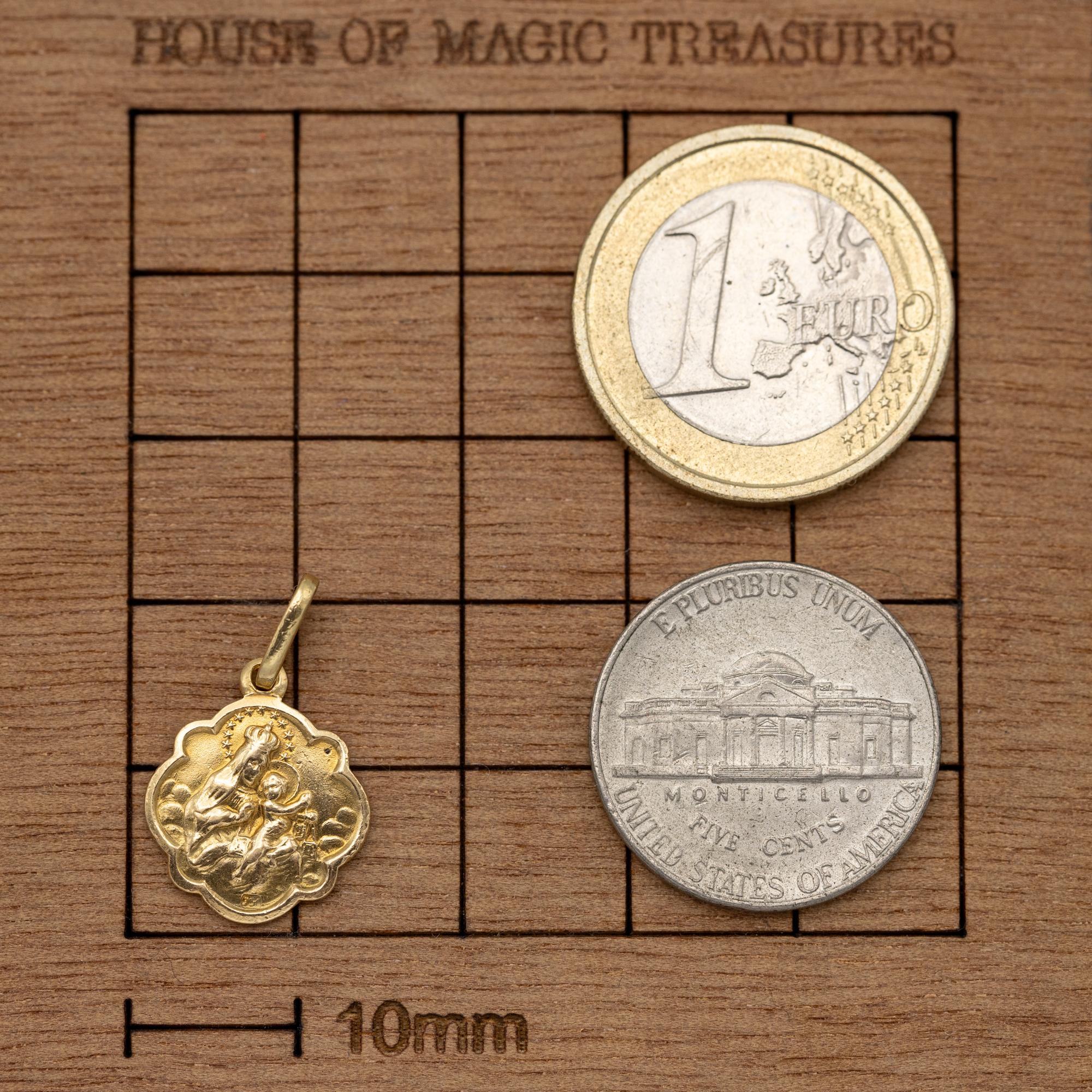 18K solid gold Scapular pendant - Italian Catholic - Holy Sacred Heart of Jesus In Good Condition In Antwerp, BE