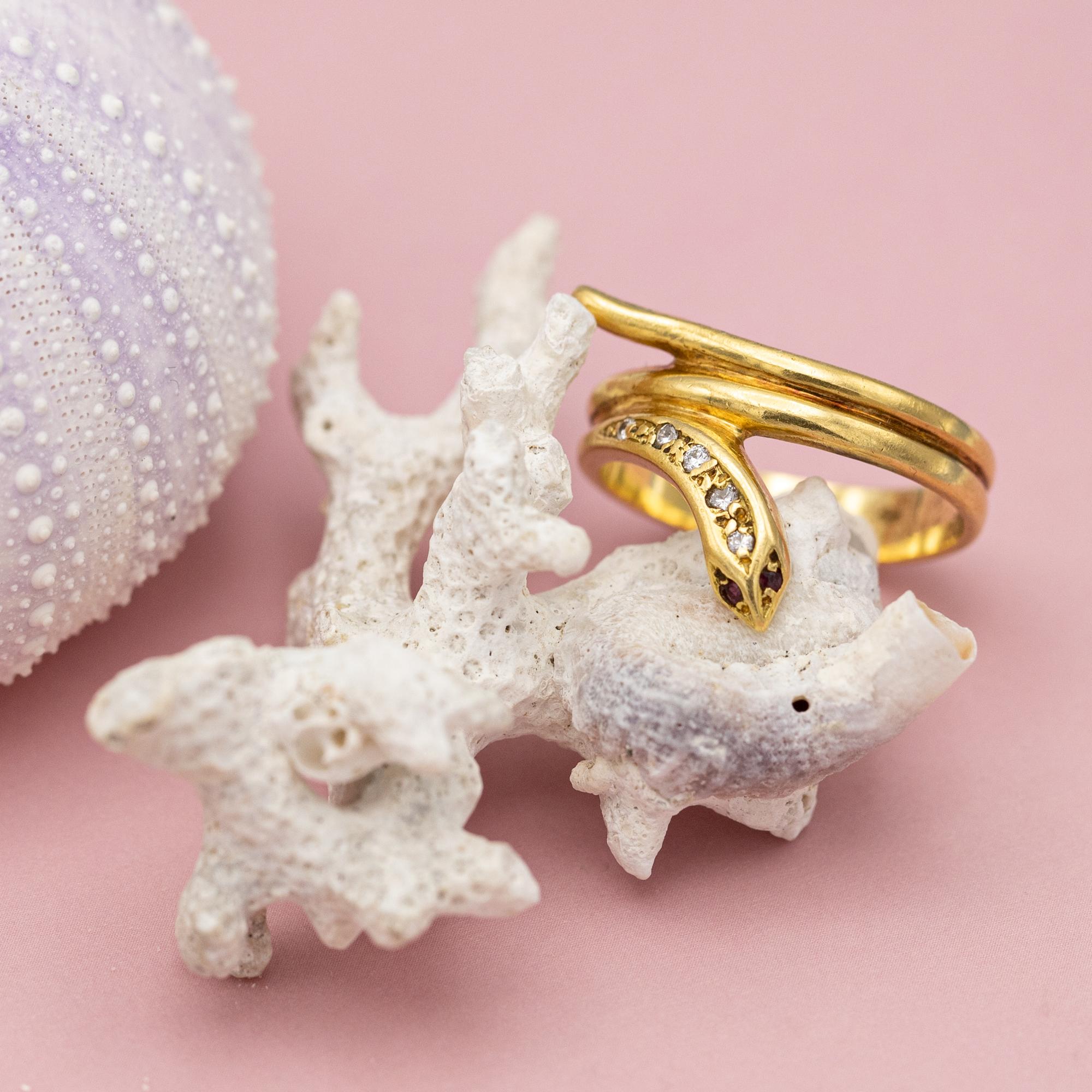 18k solid gold Snake Ring - Victorian symbol of eternal Love - Vintage ring In Good Condition In Antwerp, BE