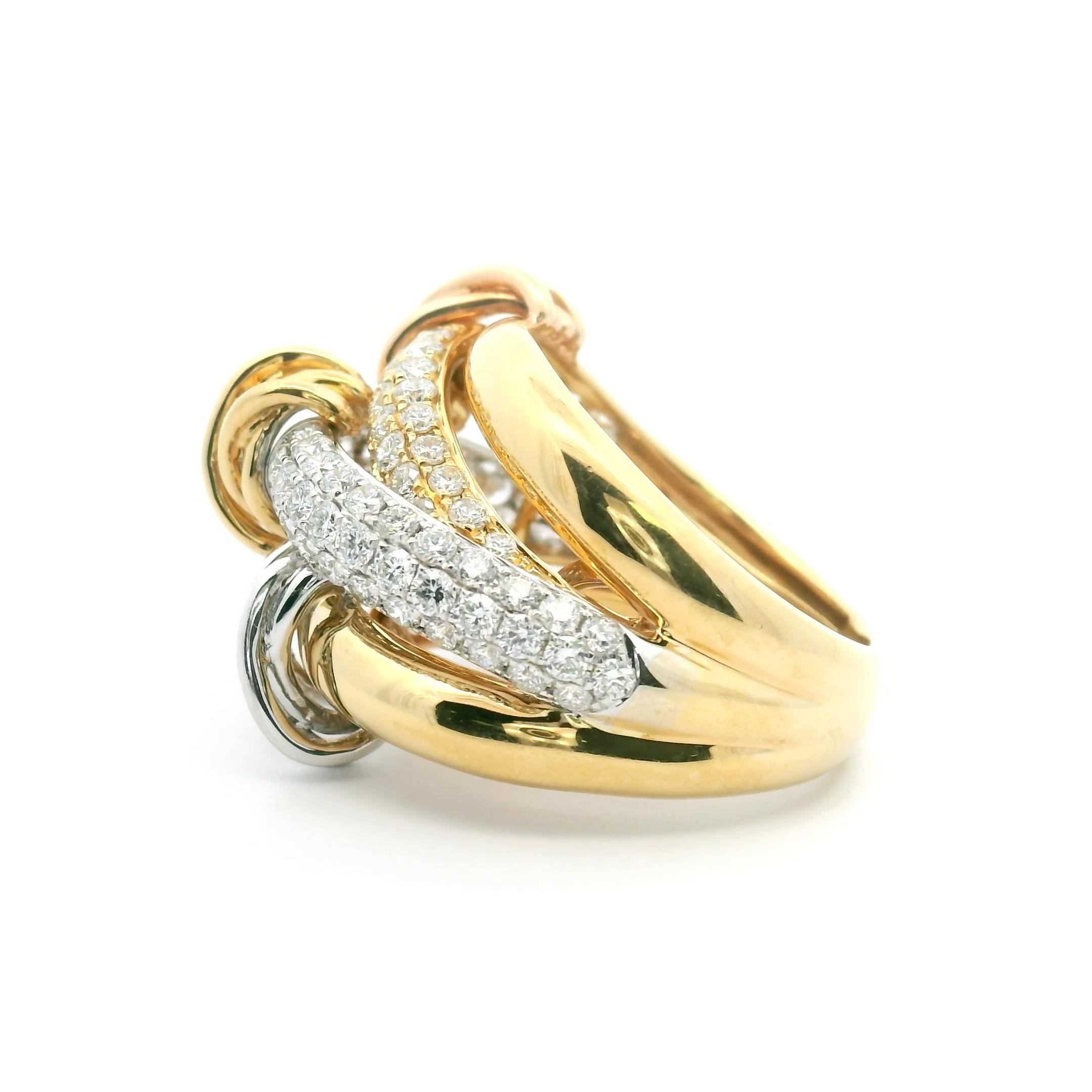 18k Solid Gold Statement Modern Trinity Tri-Color Diamond Dome Ring en venta 5
