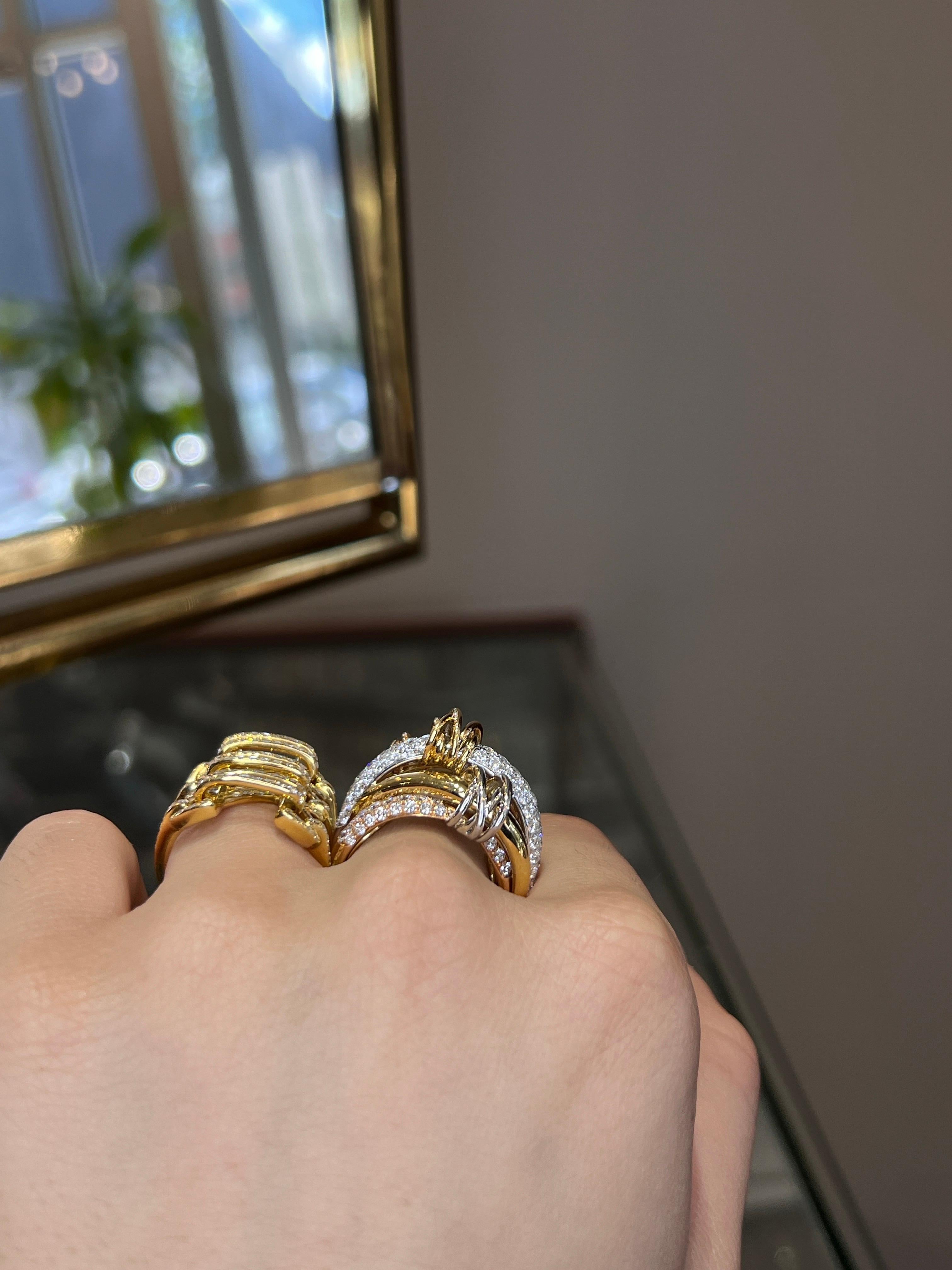 18k Solid Gold Statement Modern Trinity Tri-Color Diamond Dome Ring Corte redondo en venta