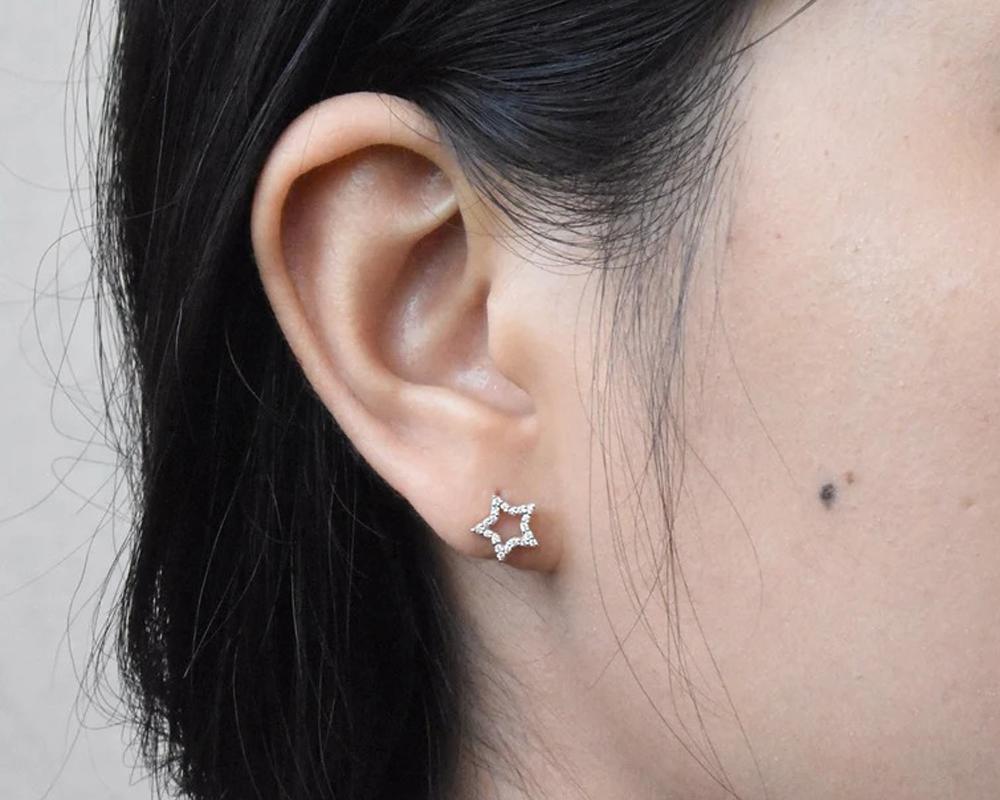 18k Gold Tiny Diamond Star Stud Earrings Pave Diamond Tiny Earrings For Sale 4