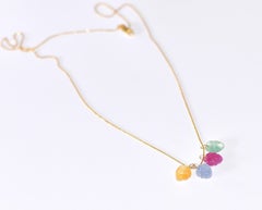 18 Karat massives Gold Tutti Frutti-Halskette mit geschnitztem Smaragd, Rubin, blauem, gelbem Saphir