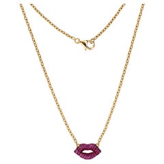 Collana a catena in oro rosa massiccio 18k con ciondolo a forma di labbra tempestate di zaffiri rosa Regalo