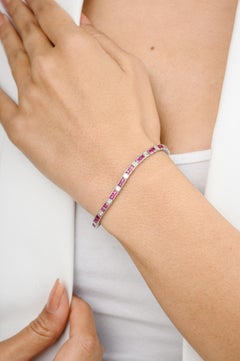 18 Karat massives Weißgold 3,36 Karat abwechselnd quadratisches Rubin-Diamant-Tennisarmband