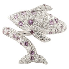 18 Karat massives Weißgold Bypass-Ring mit Amethyst und Diamant in Pavé-Fassung und Delphin