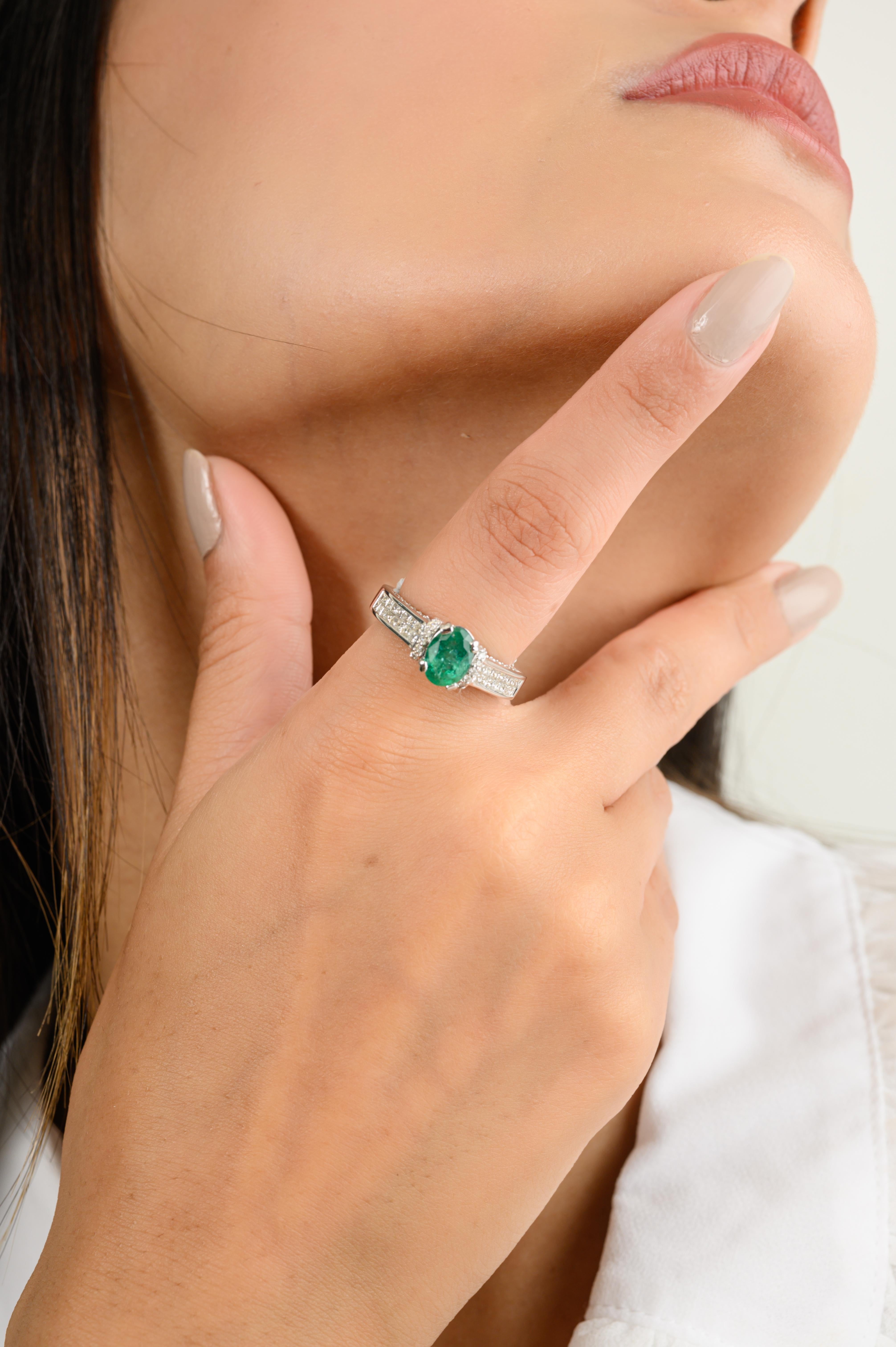 Im Angebot: Brillant AAA Oval Smaragd Diamant Verlobungsring in 18k massivem Weißgold () 4